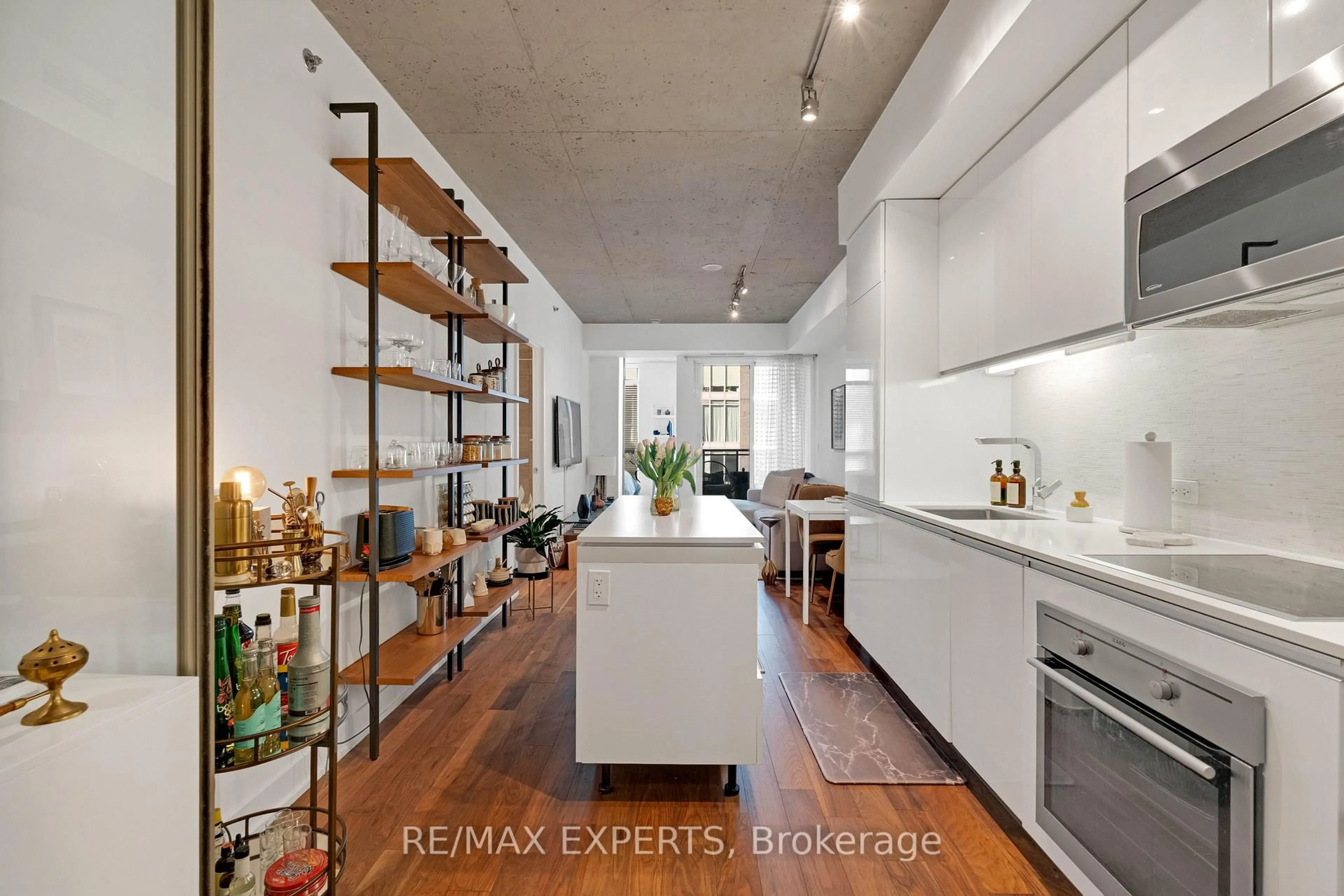 Open concept kitchen, unknown for 20 Gladstone Ave #516, Toronto Ontario M6J 0E9