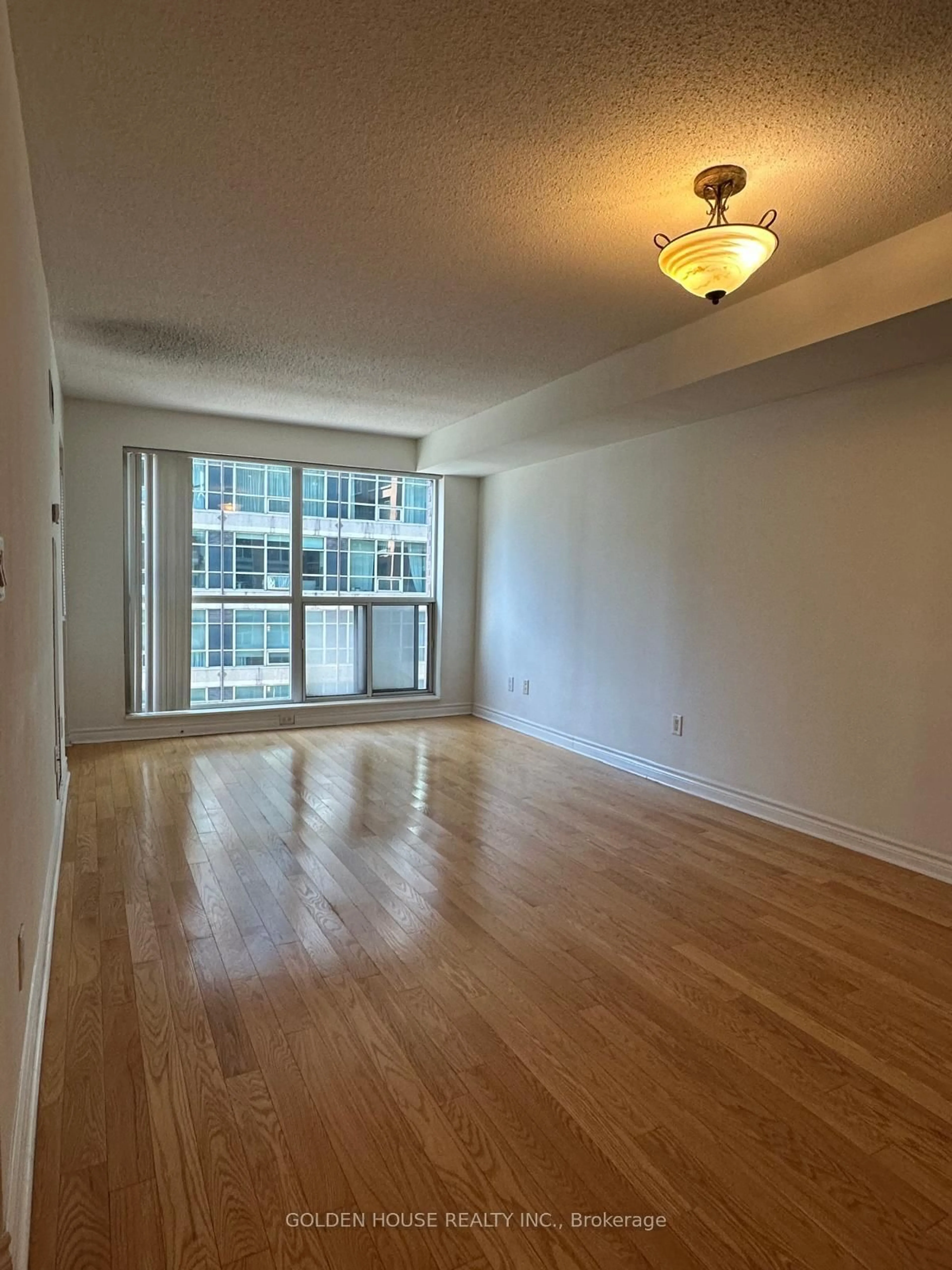 A pic of a room for 270 Wellington St #618, Toronto Ontario M5V 3P5