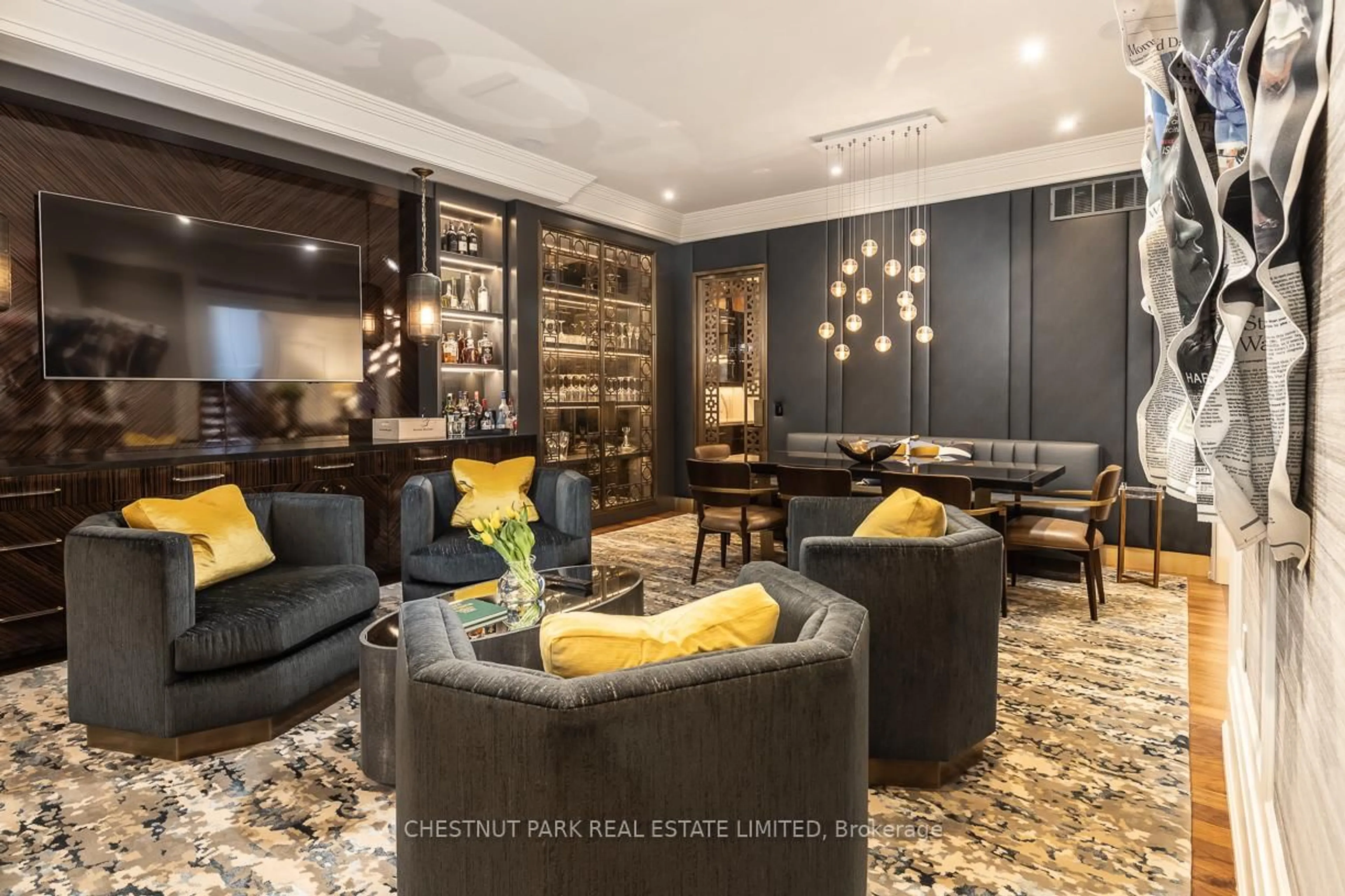 Lobby for 9 Dewbourne Ave, Toronto Ontario M5P 1Z1