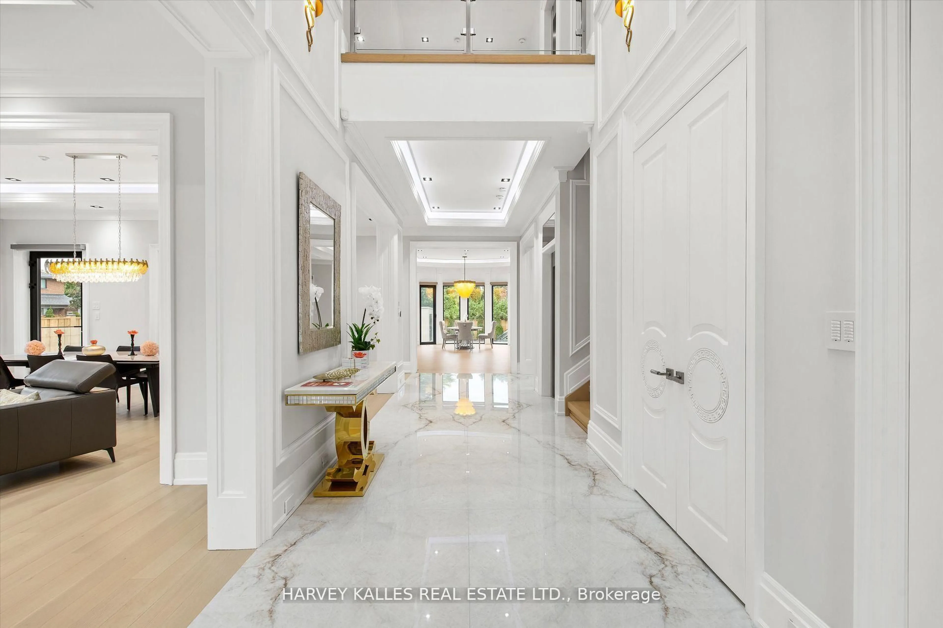 Indoor entryway for 1 Silvergrove Rd, Toronto Ontario M2L 2N5