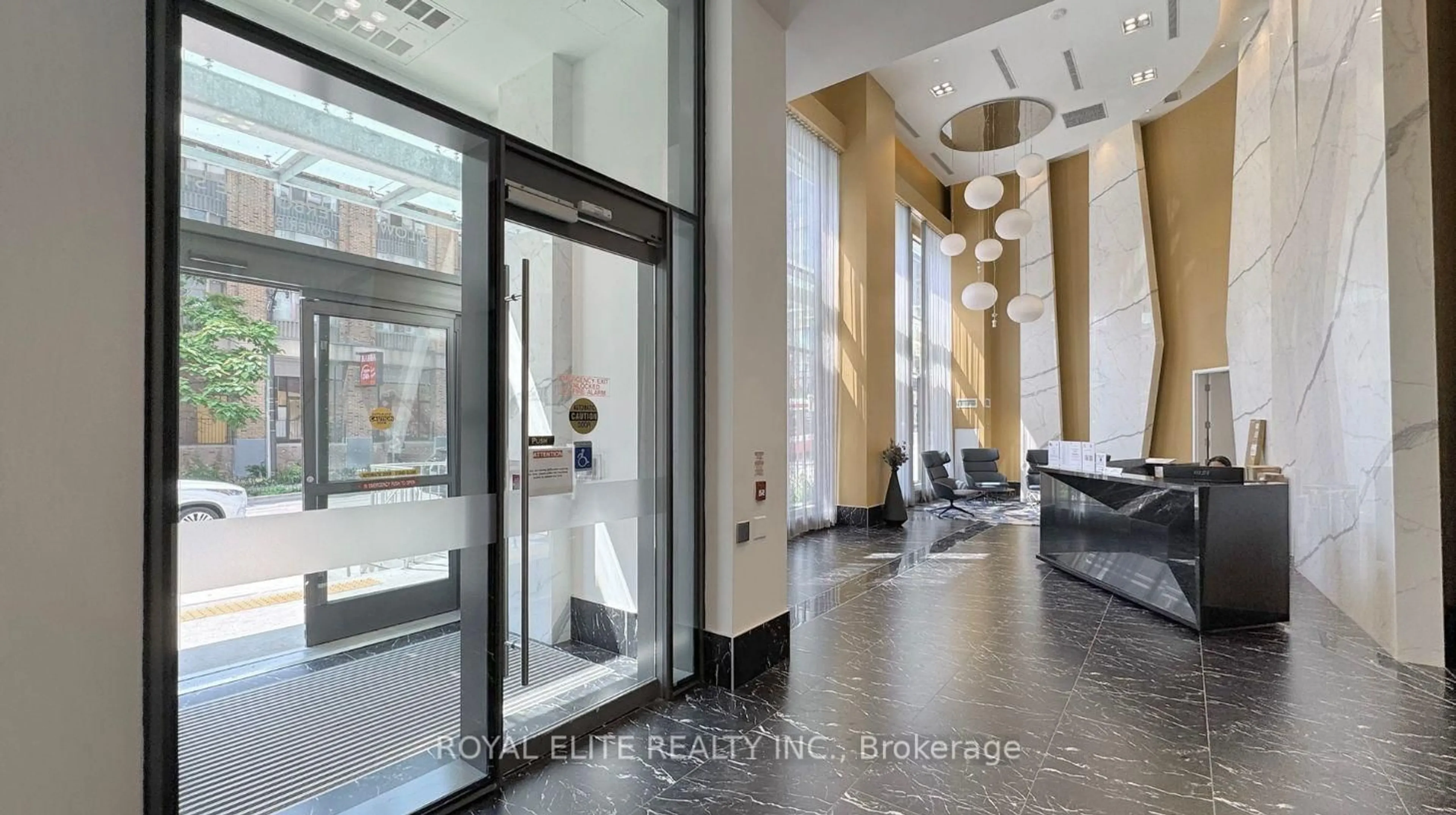 Indoor foyer for 135 Lower Sherbourne St #LPH2925, Toronto Ontario M5A 1Y4