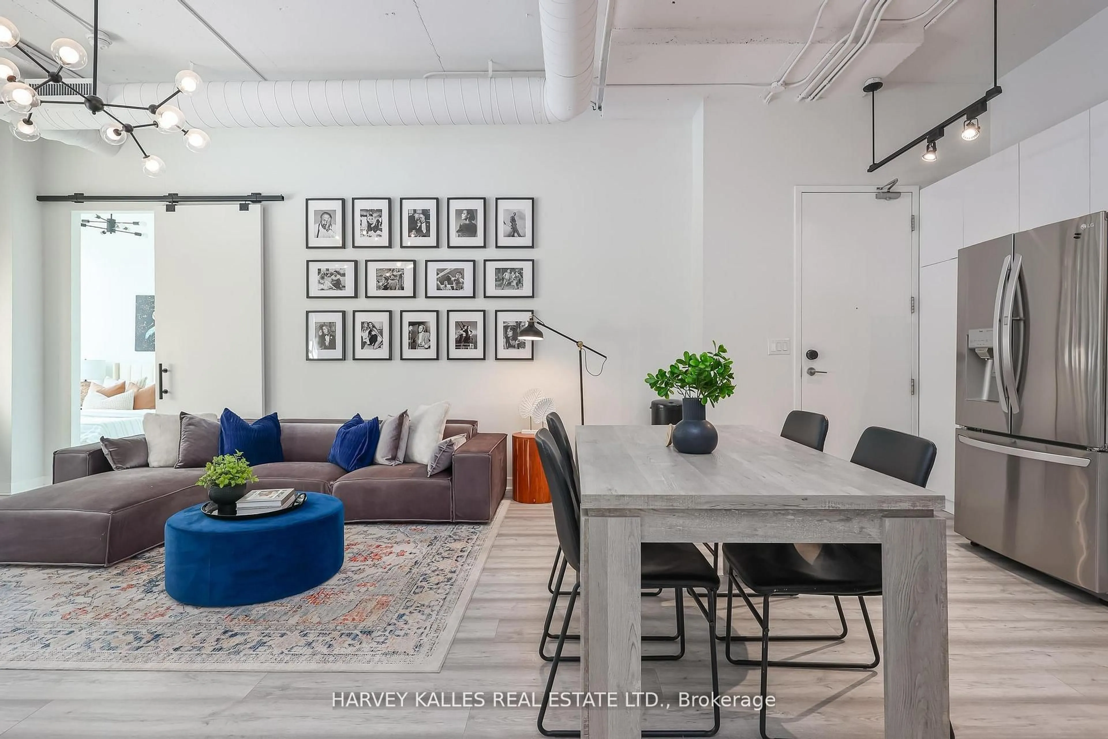 Living room with furniture, unknown for 188 Eglinton Ave #412, Toronto Ontario M4P 2X7