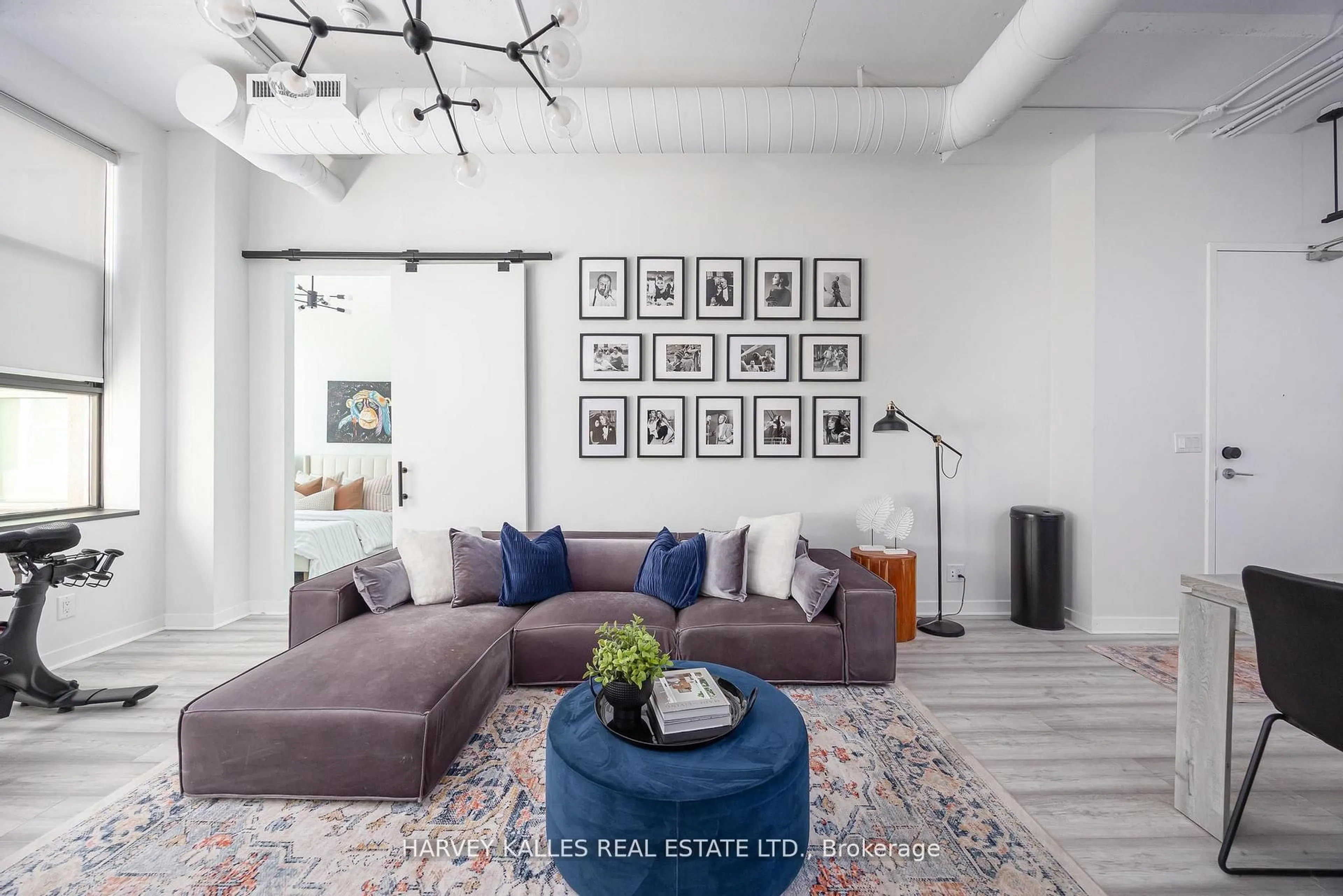 Living room with furniture, unknown for 188 Eglinton Ave #412, Toronto Ontario M4P 2X7