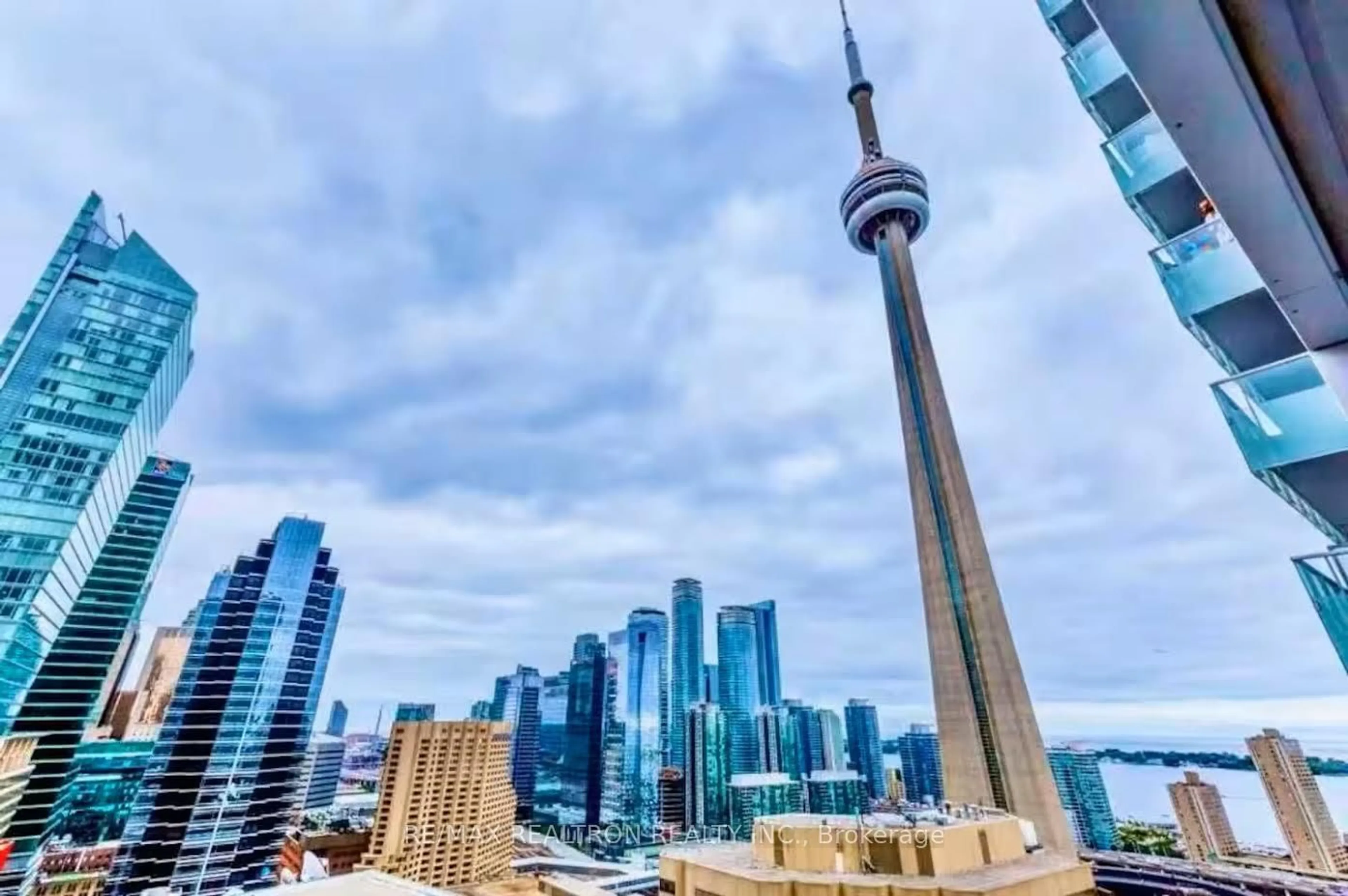 Unknown for 300 Front St #3403, Toronto Ontario M5V 0E9