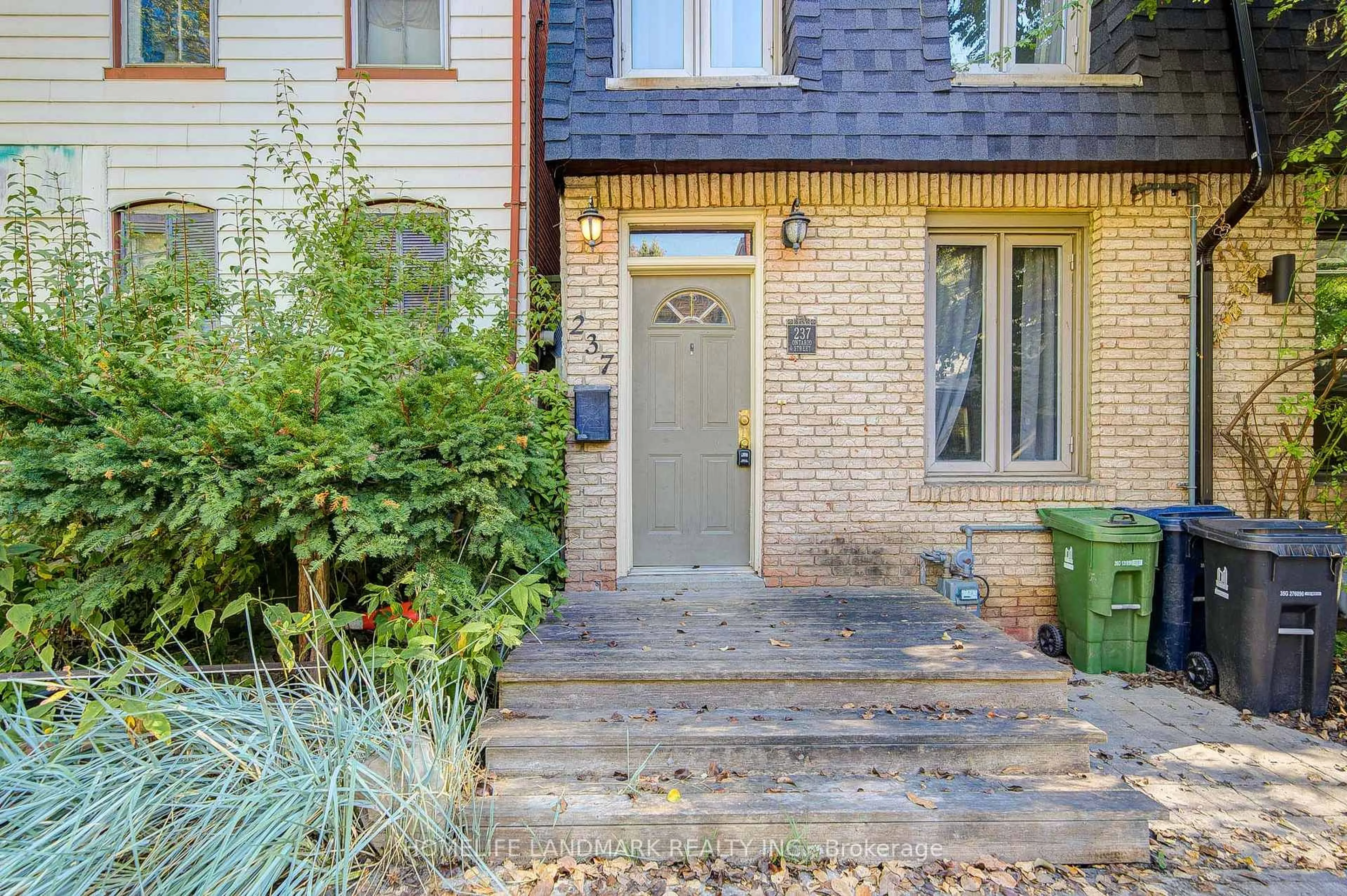 Home with brick exterior material, street for 237 Ontario St, Toronto Ontario M5A 2V6
