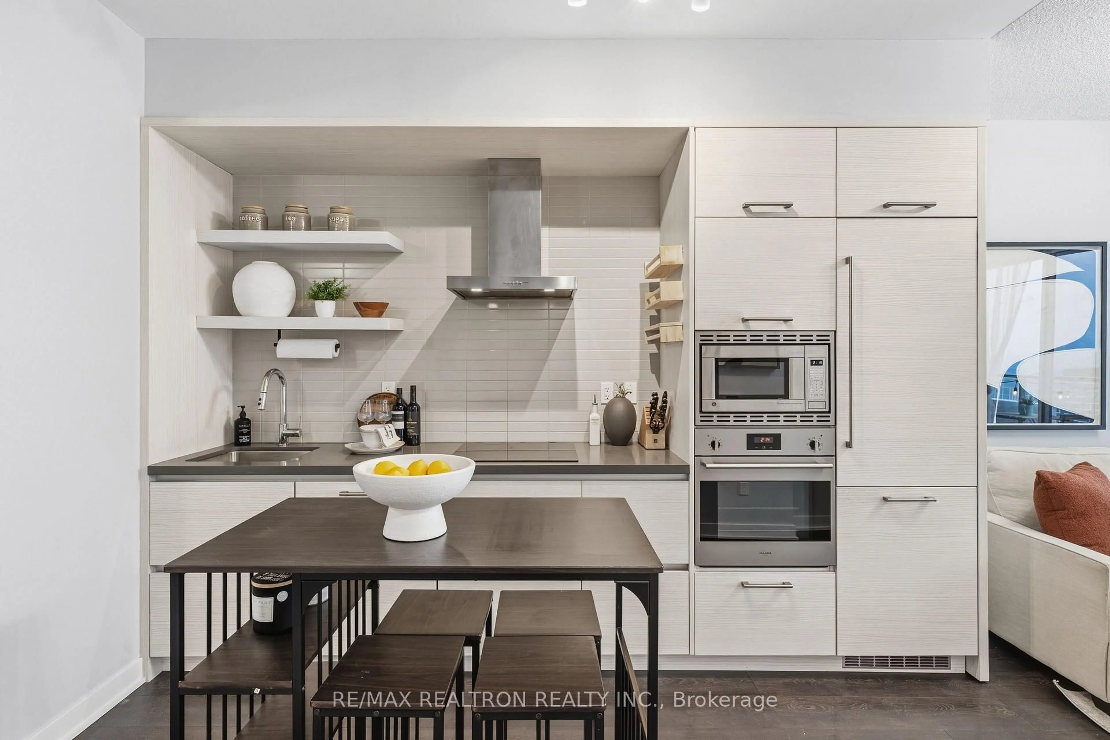 Contemporary kitchen, ceramic/tile floor for 2221 Yonge St #4710, Toronto Ontario M4S 2B4