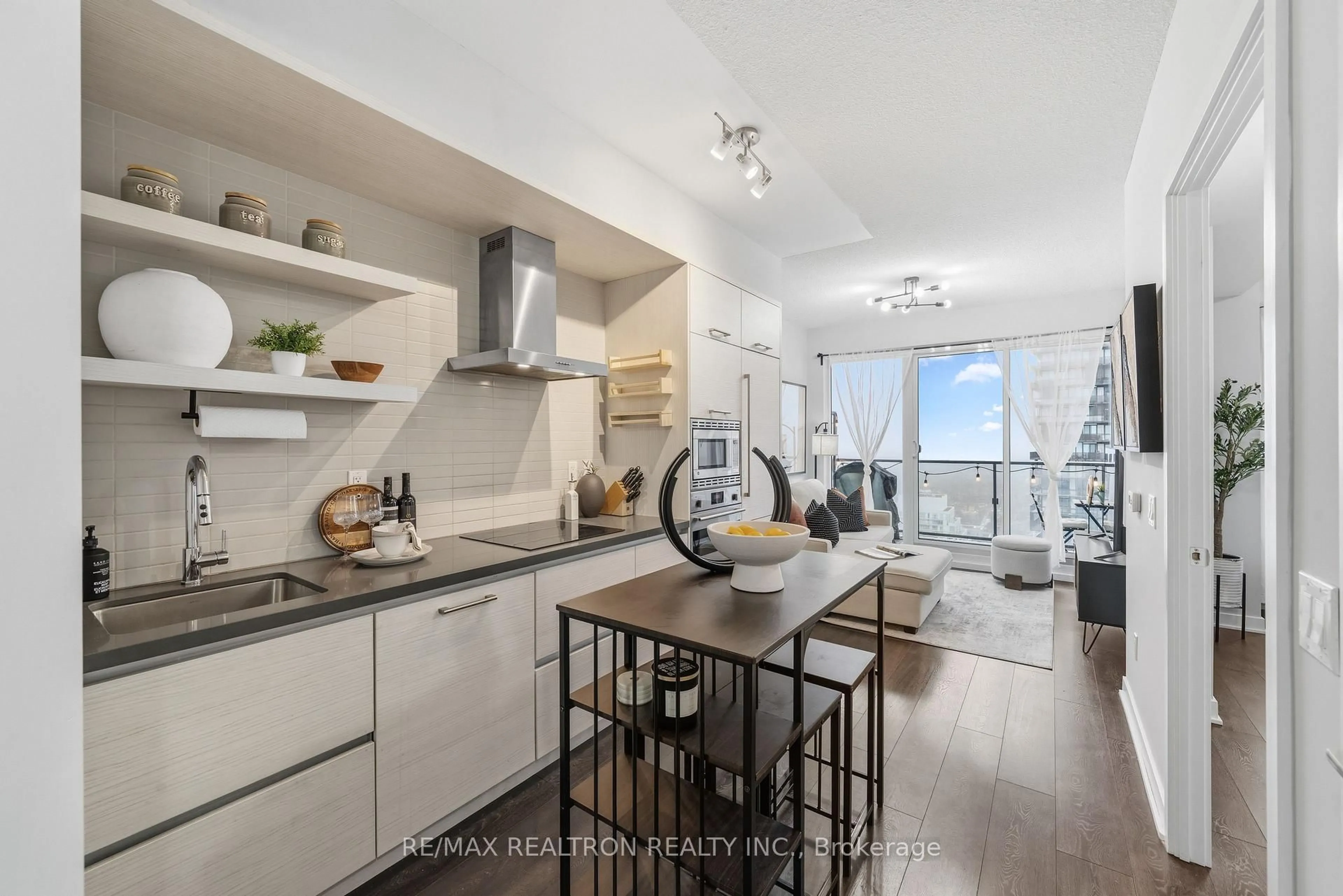Open concept kitchen, ceramic/tile floor for 2221 Yonge St #4710, Toronto Ontario M4S 2B4