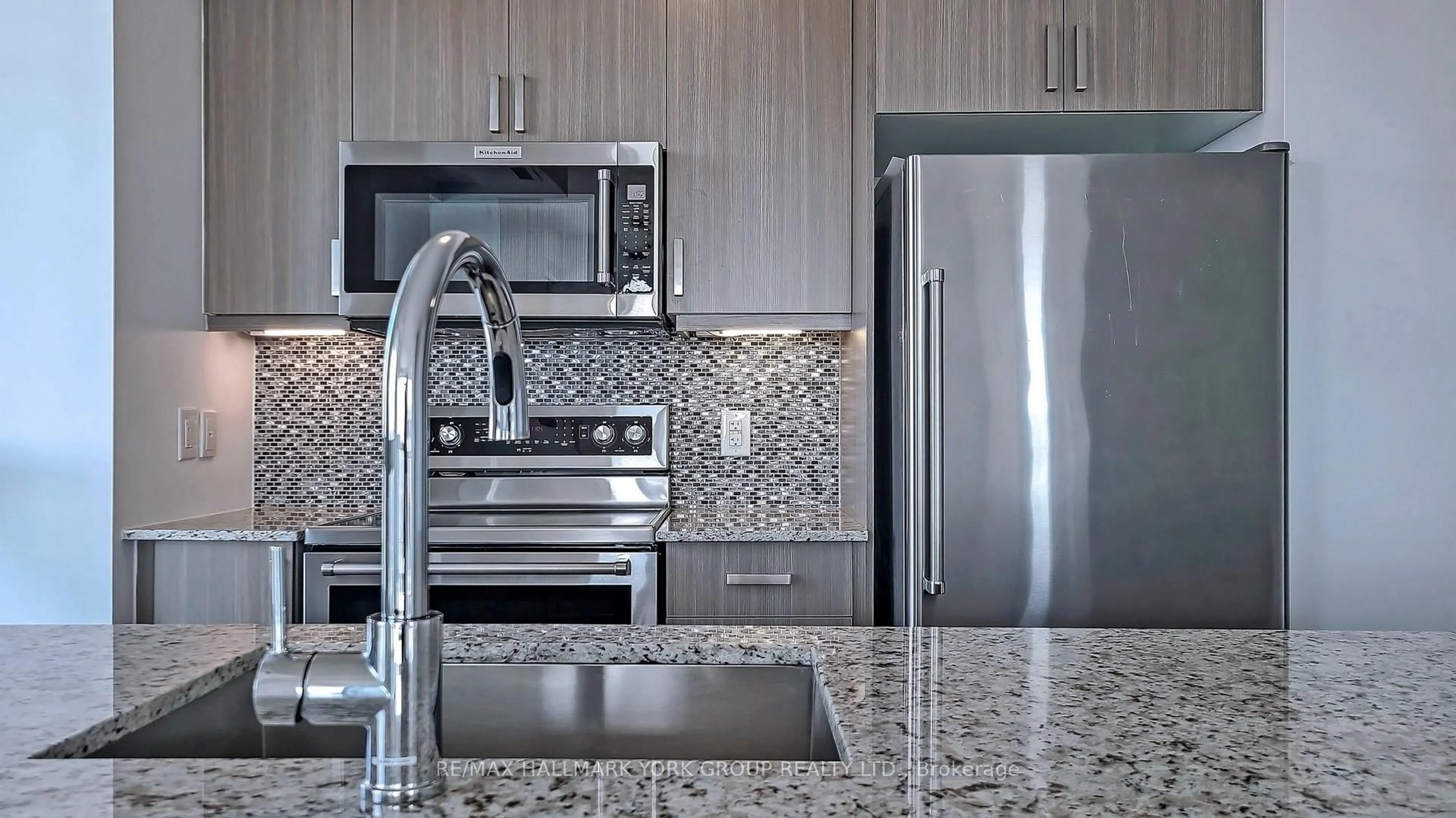 Unknown for 1603 Eglinton Ave #705, Toronto Ontario M6E 0A1