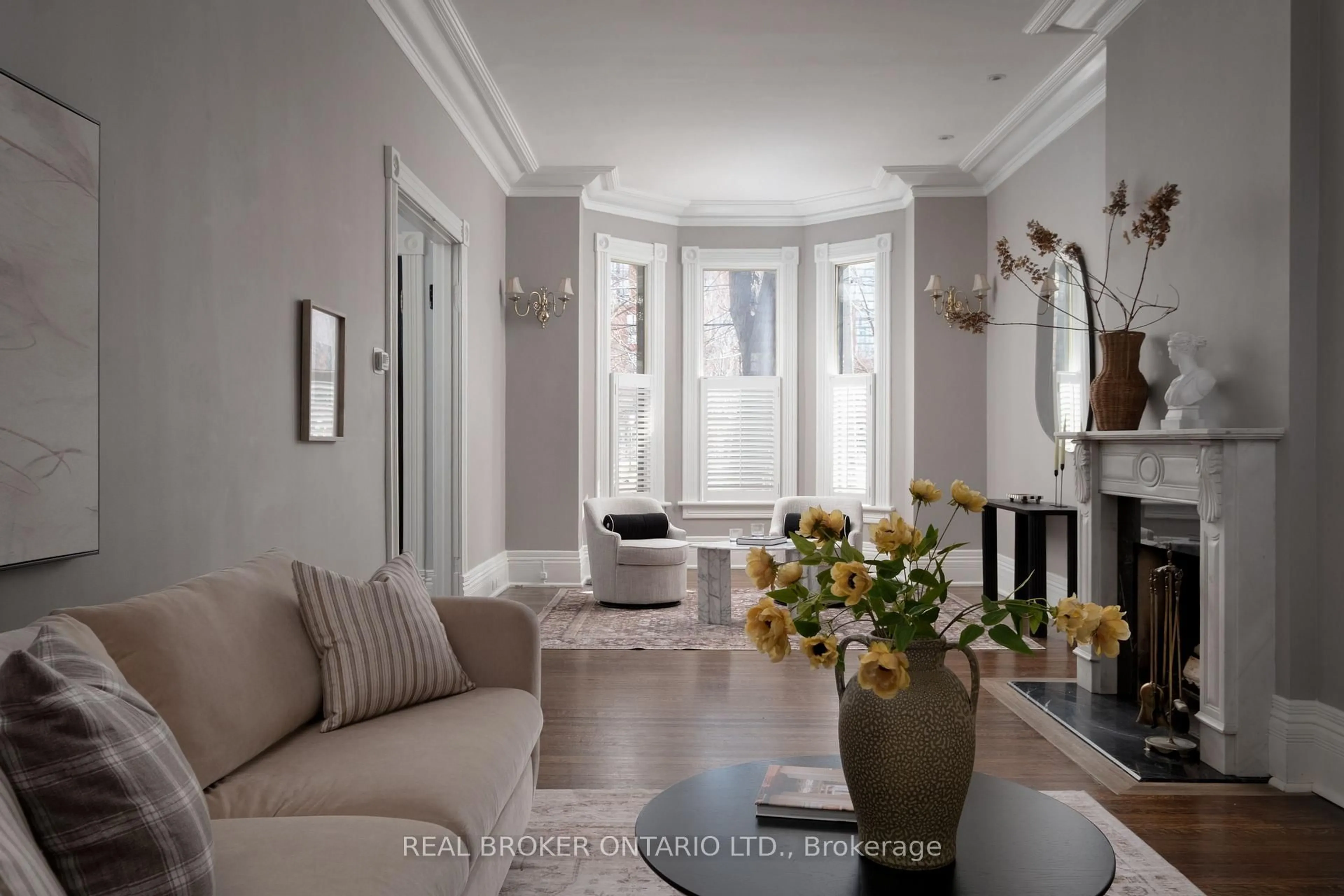 Living room with furniture, unknown for 298 Berkeley St, Toronto Ontario M5A 2X5