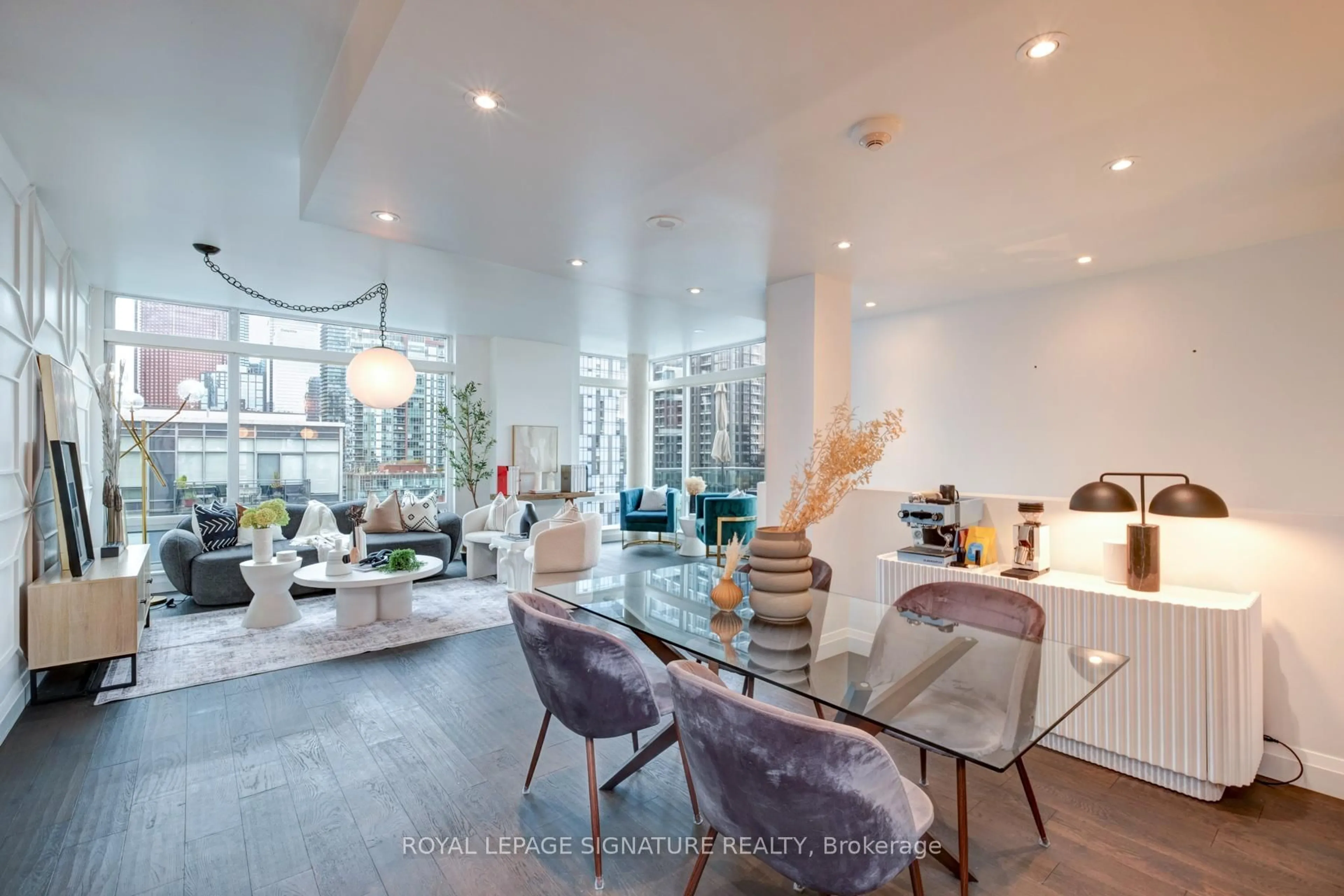 Unknown for 333 Adelaide St #1202, Toronto Ontario M5A 4T4