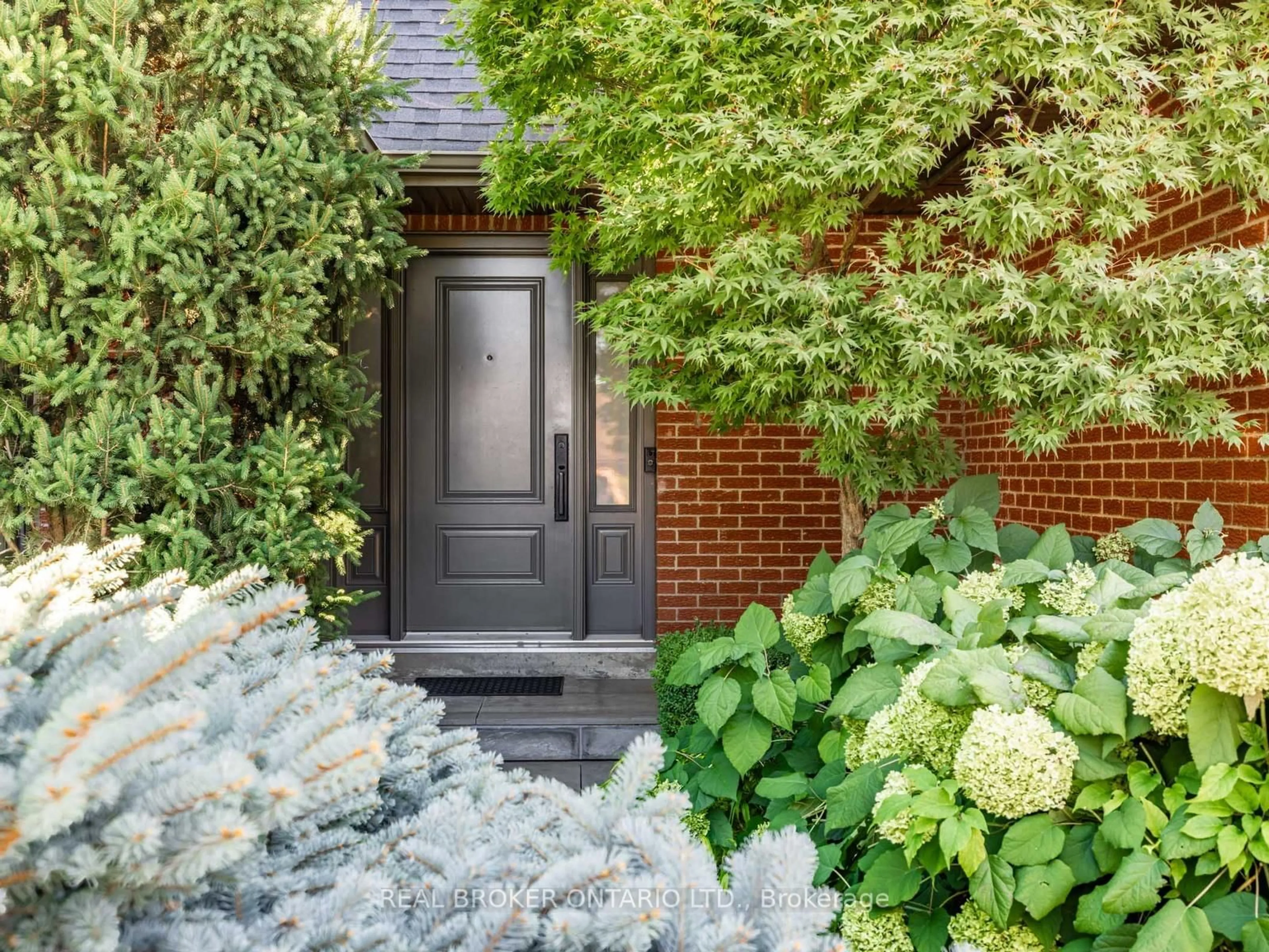 Home with brick exterior material, street for 9 Temagami Crt, Toronto Ontario M2M 4E6