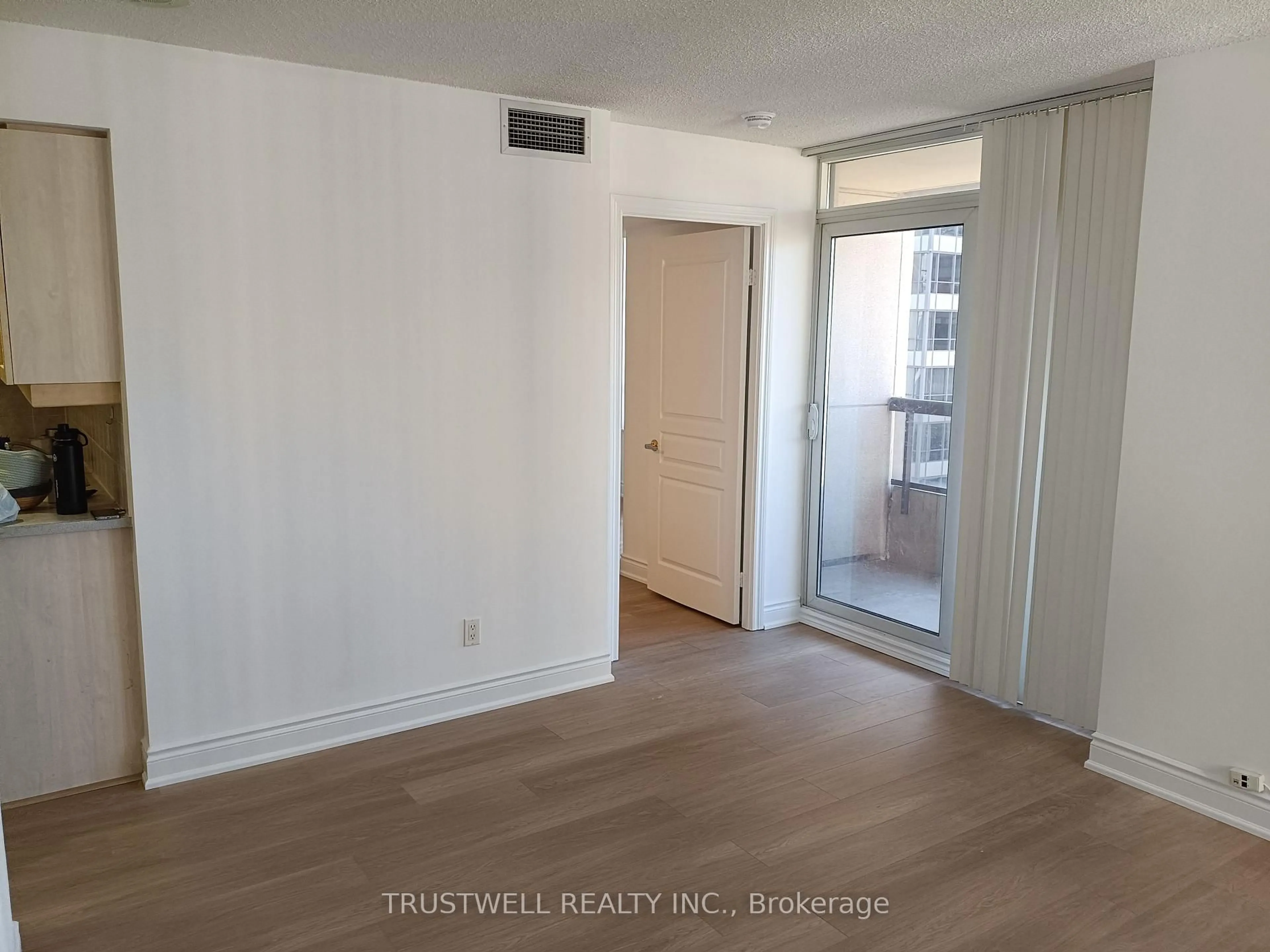 A pic of a room for 15 Northtown Way #1618, Toronto Ontario M2N 7A2