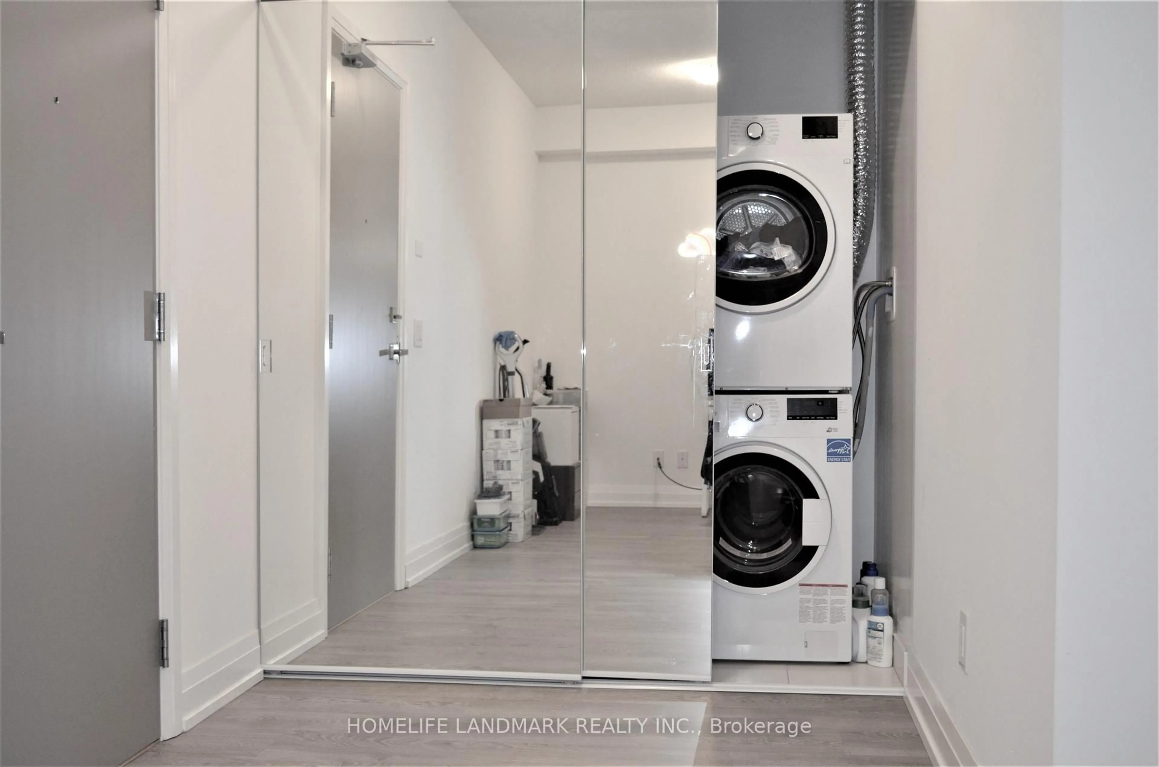 Laundry room for 591 Sheppard Ave #808, Toronto Ontario M2K 0G2