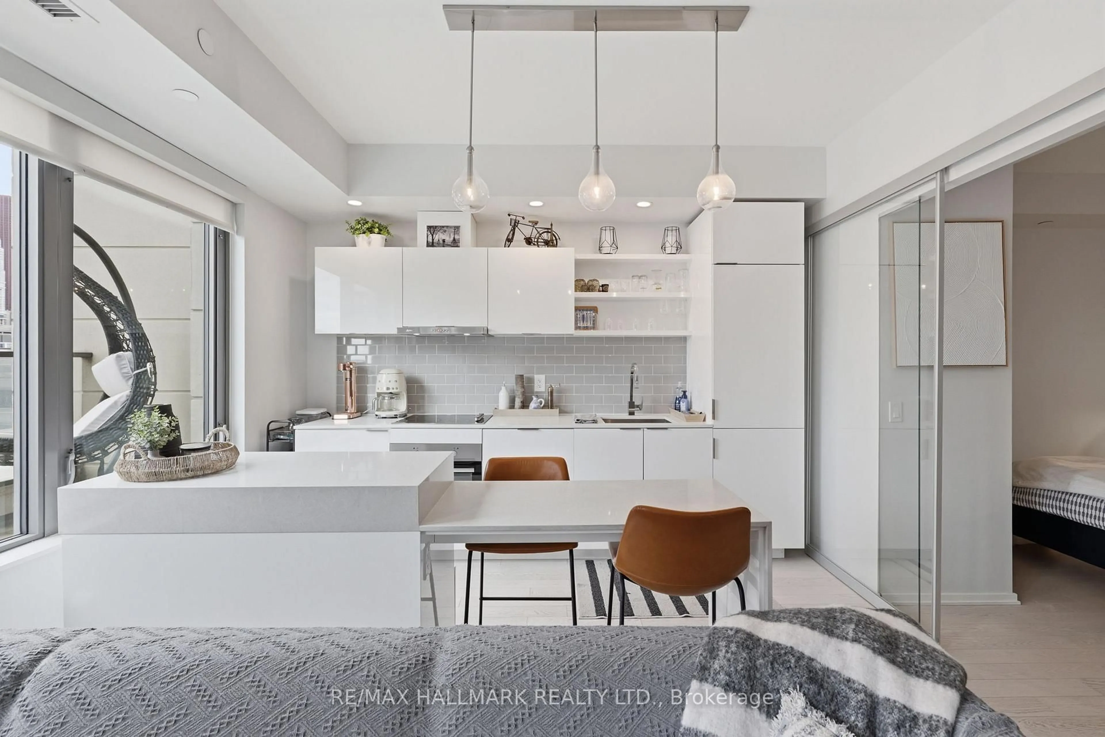 Contemporary kitchen, ceramic/tile floor for 12 Bonnycastle St #425, Toronto Ontario M5A 0C8