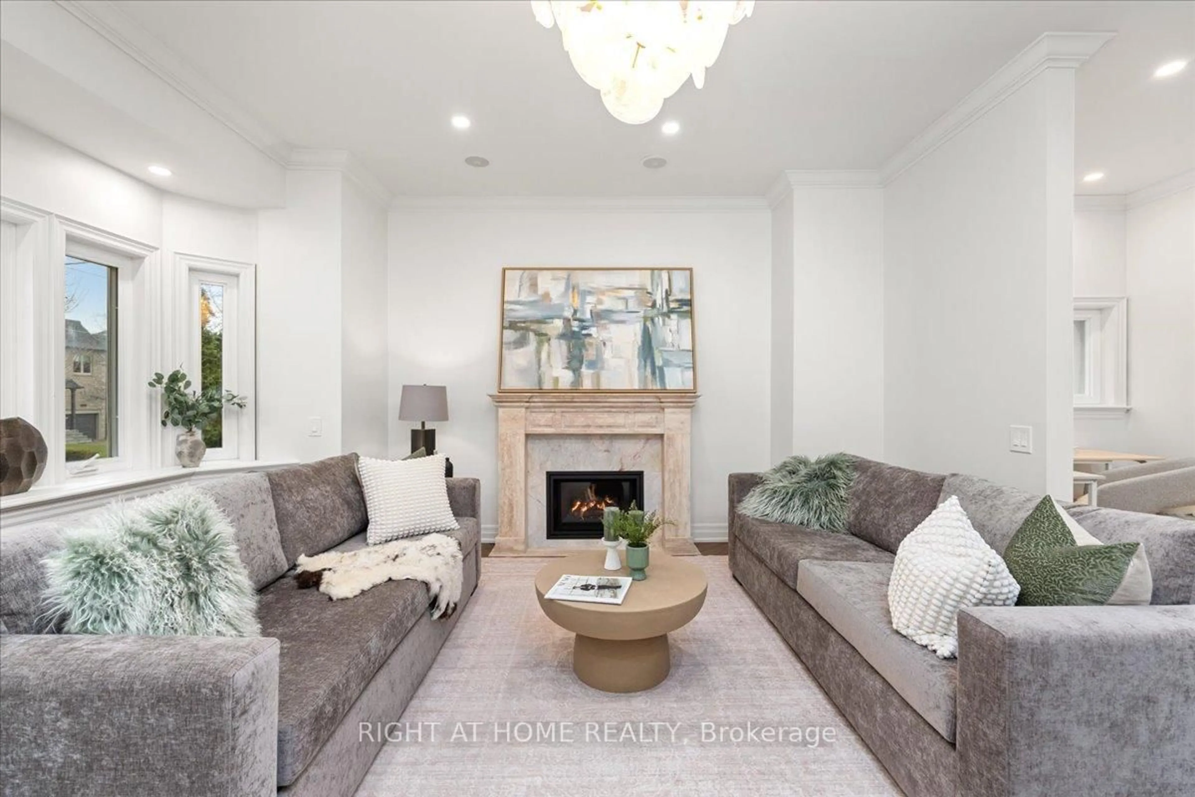 Living room with furniture, unknown for 497 Broadway Ave, Toronto Ontario M4G 2R7