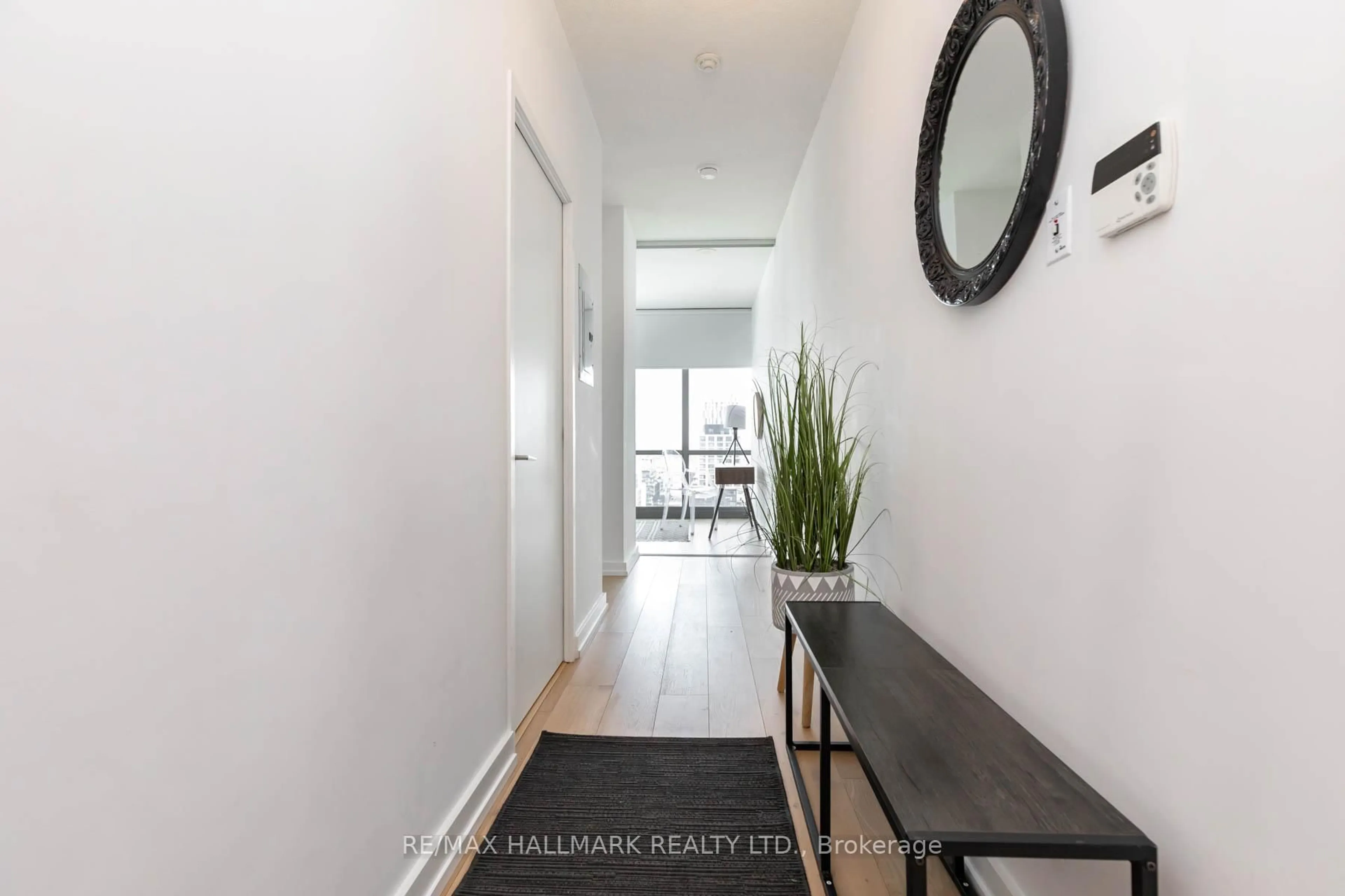 Indoor entryway for 33 Mill St #1502, Toronto Ontario M5A 3R3