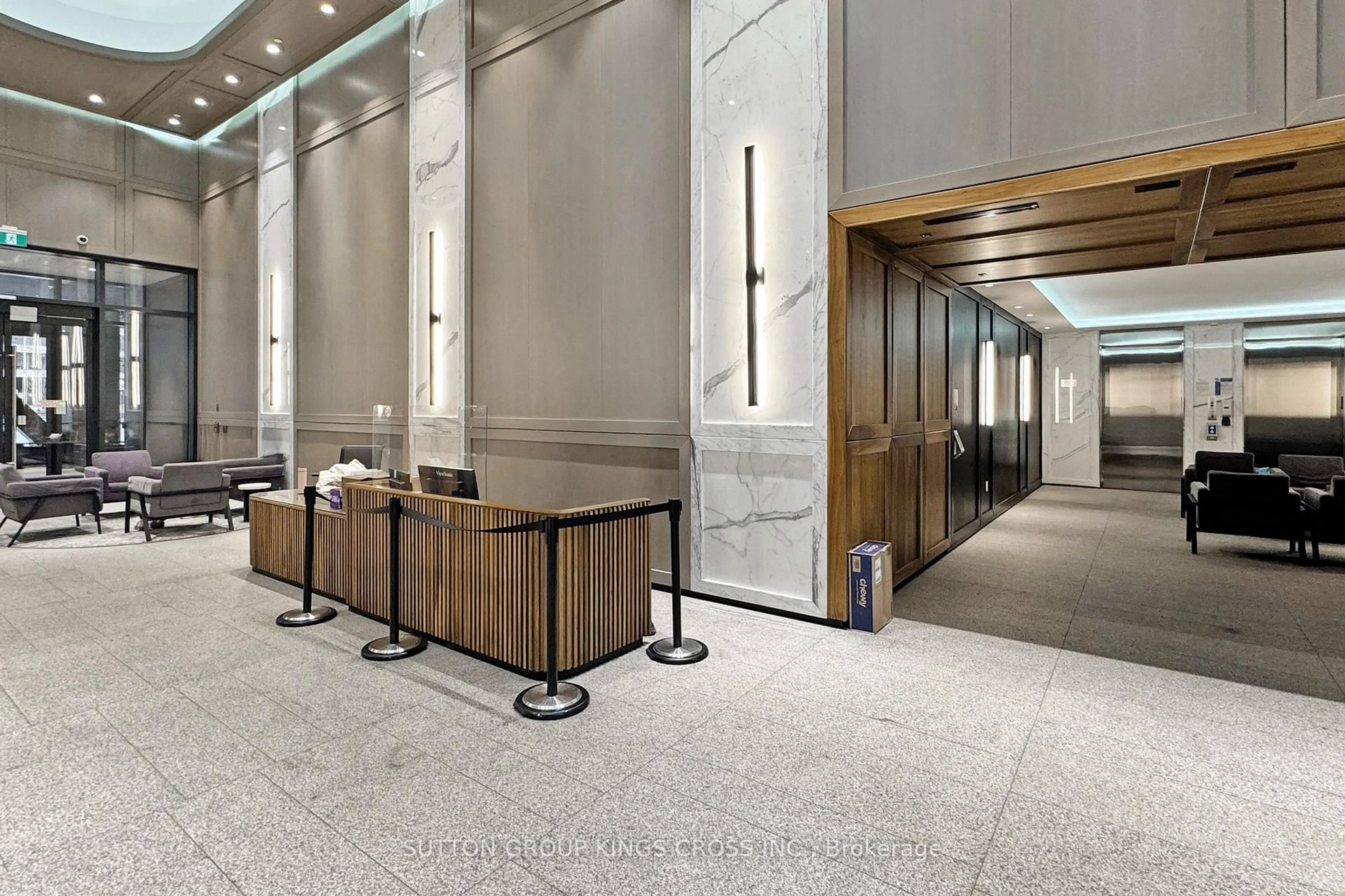 Lobby for 488 University Ave #3901, Toronto Ontario M5G 0C1