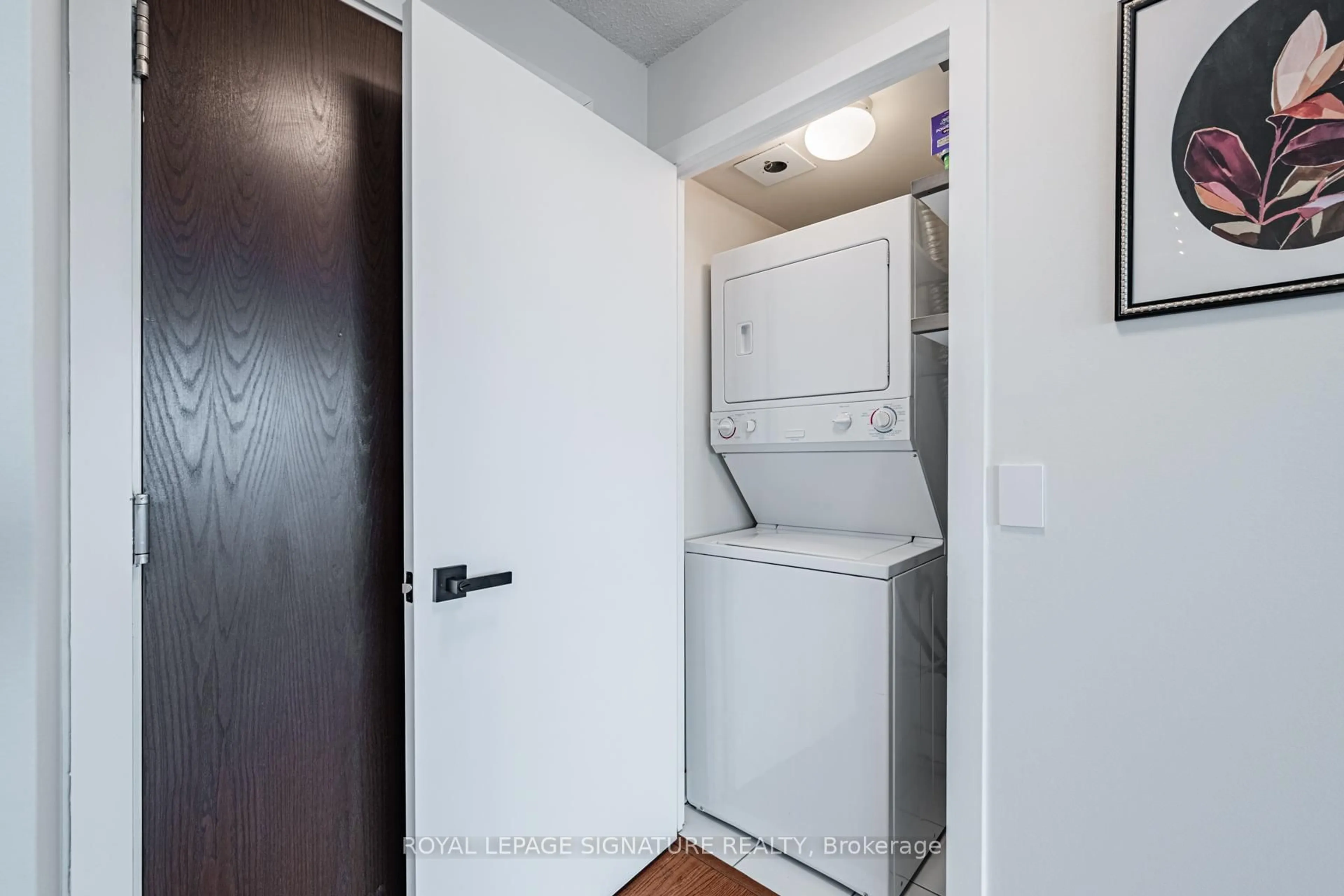 Laundry room for 80 Western Battery Rd #2105, Toronto Ontario M6K 3S1