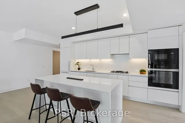 200 Keewatin Ave #304, Toronto 5