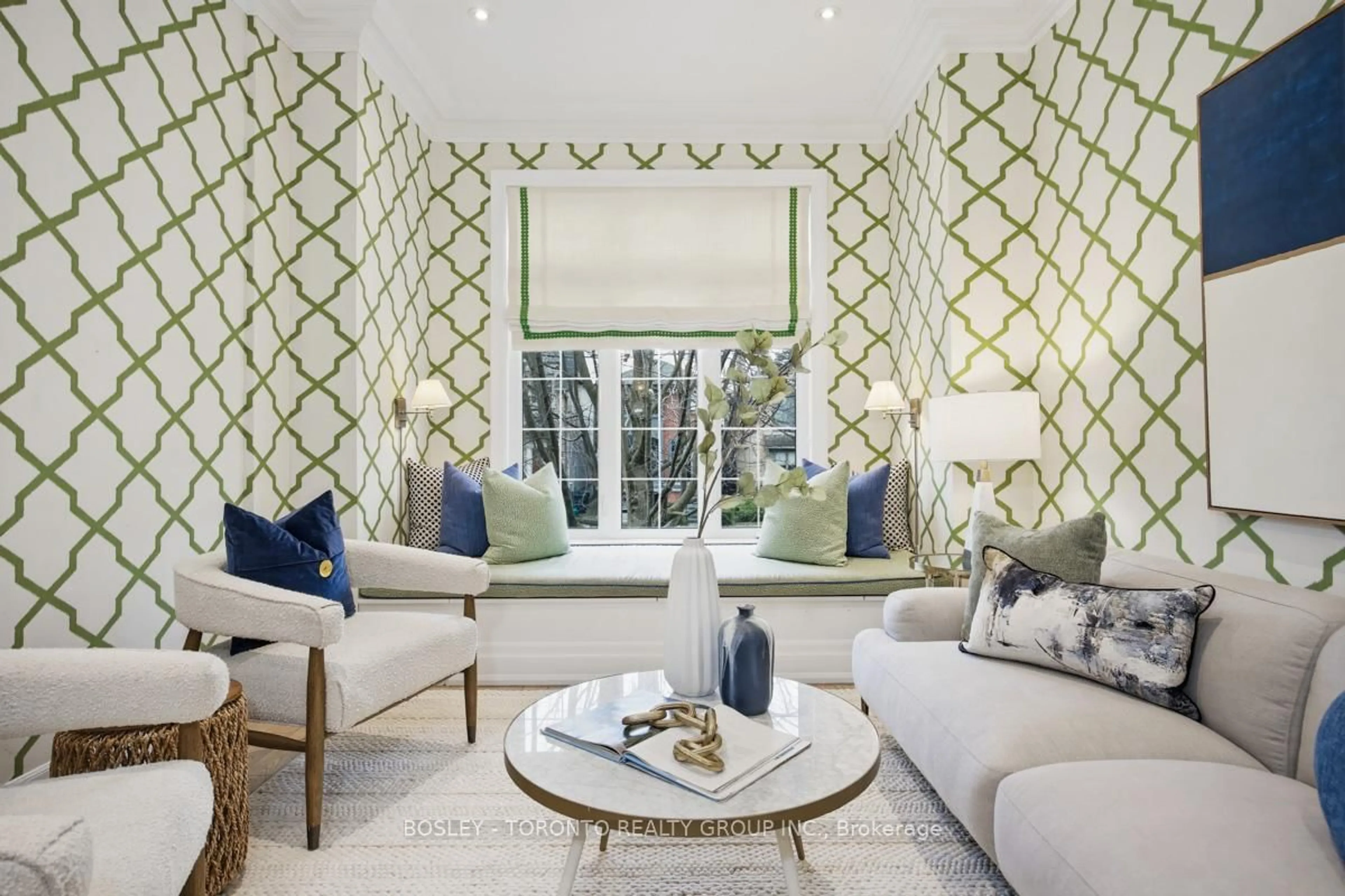 Living room with furniture, carpet floor for 290 Cranbrooke Ave, Toronto Ontario M5M 1M7