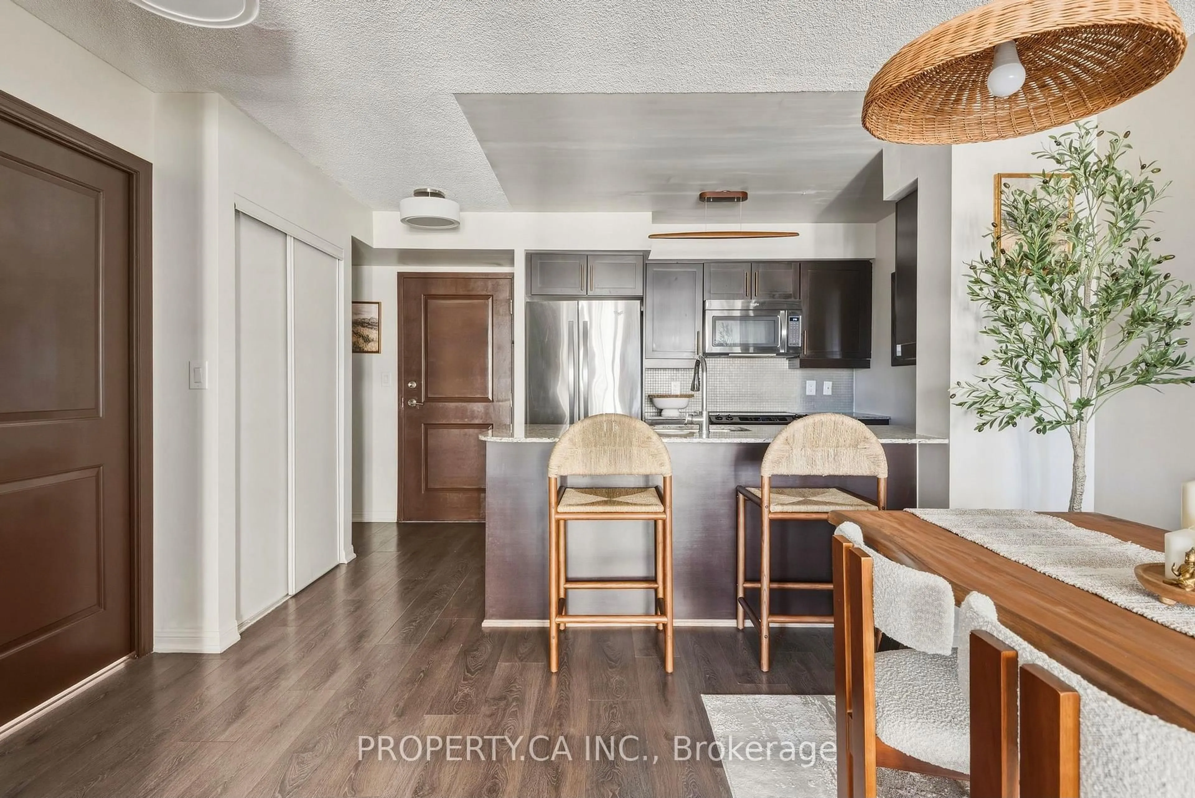 Open concept kitchen, unknown for 35 Bastion St #1604, Toronto Ontario M5V 0C2