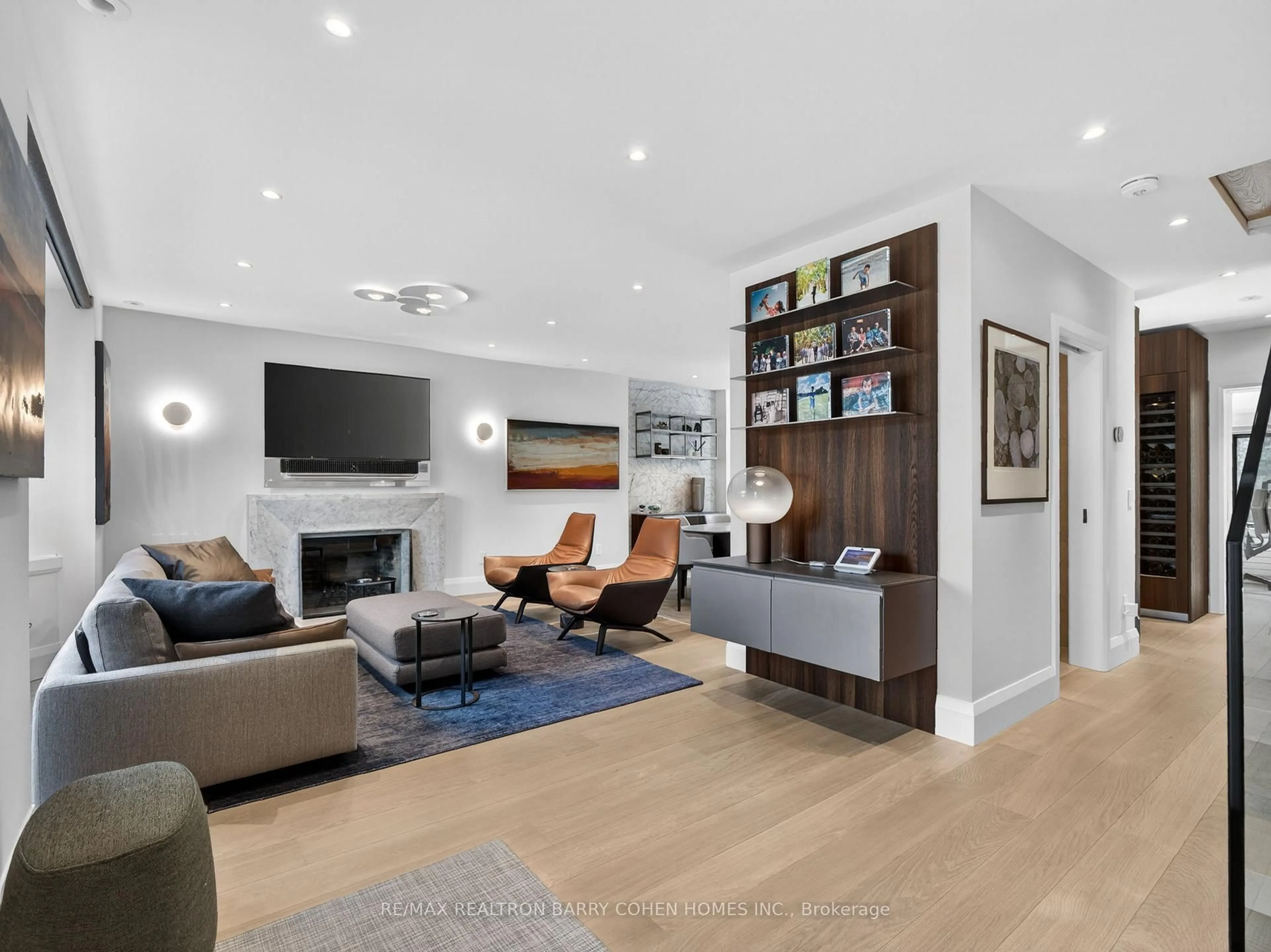 Living room with furniture, unknown for 130 Mona Dr, Toronto Ontario M5N 2R6