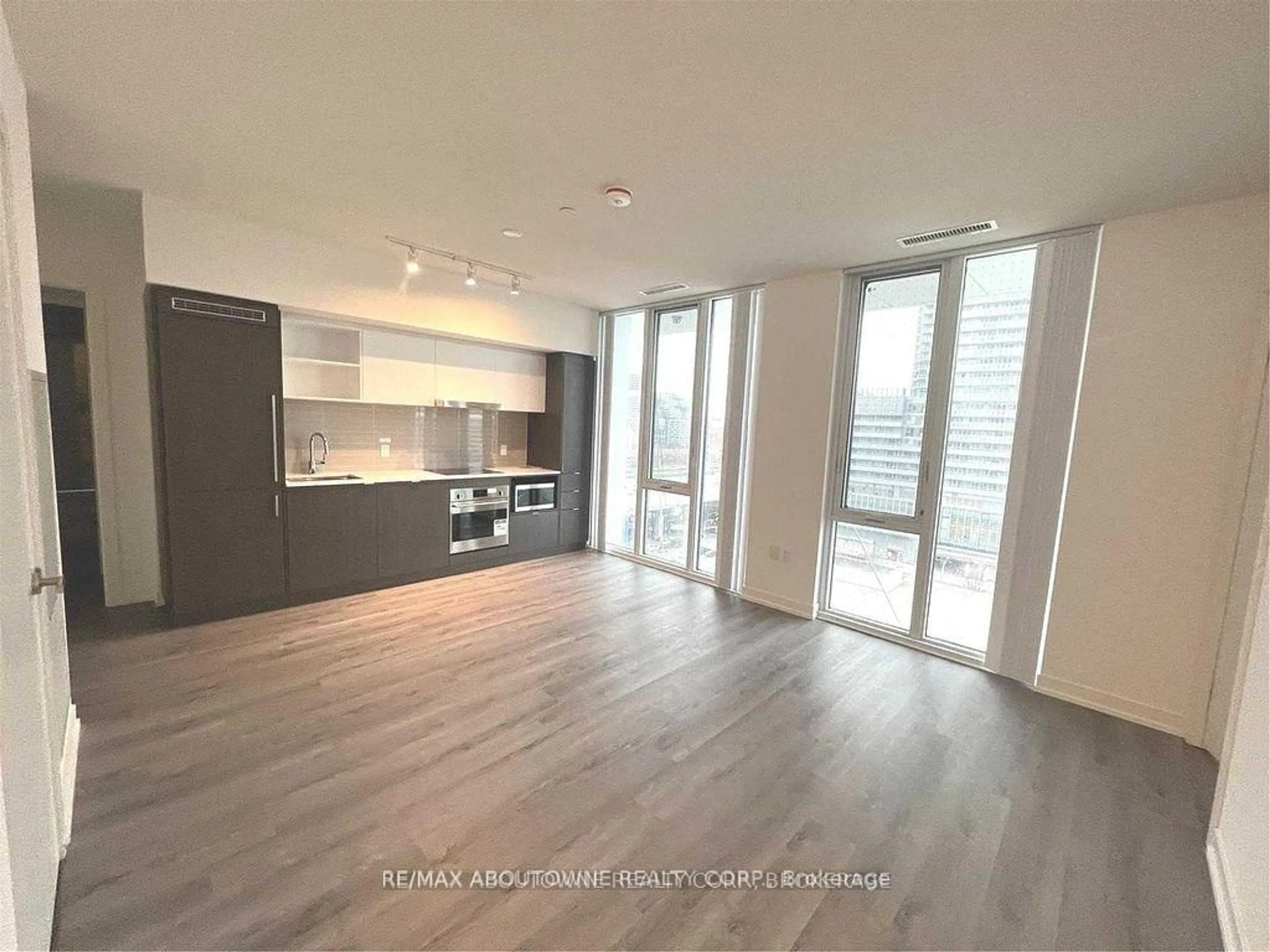 Unknown for 138 Downes St #1105, Toronto Ontario M5E 0E4