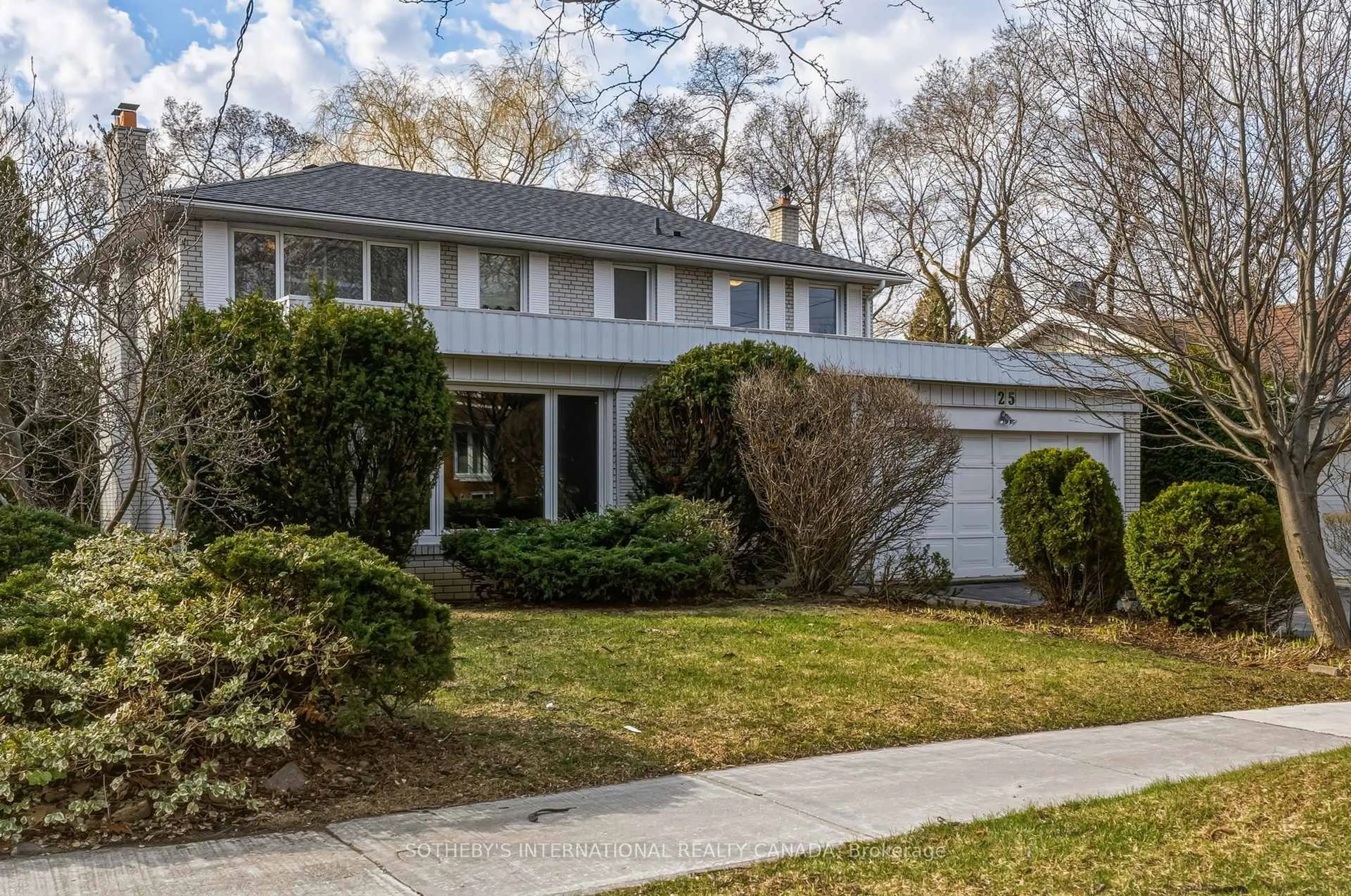 Home with vinyl exterior material, street for 25 Sawley Dr, Toronto Ontario M2K 2J3