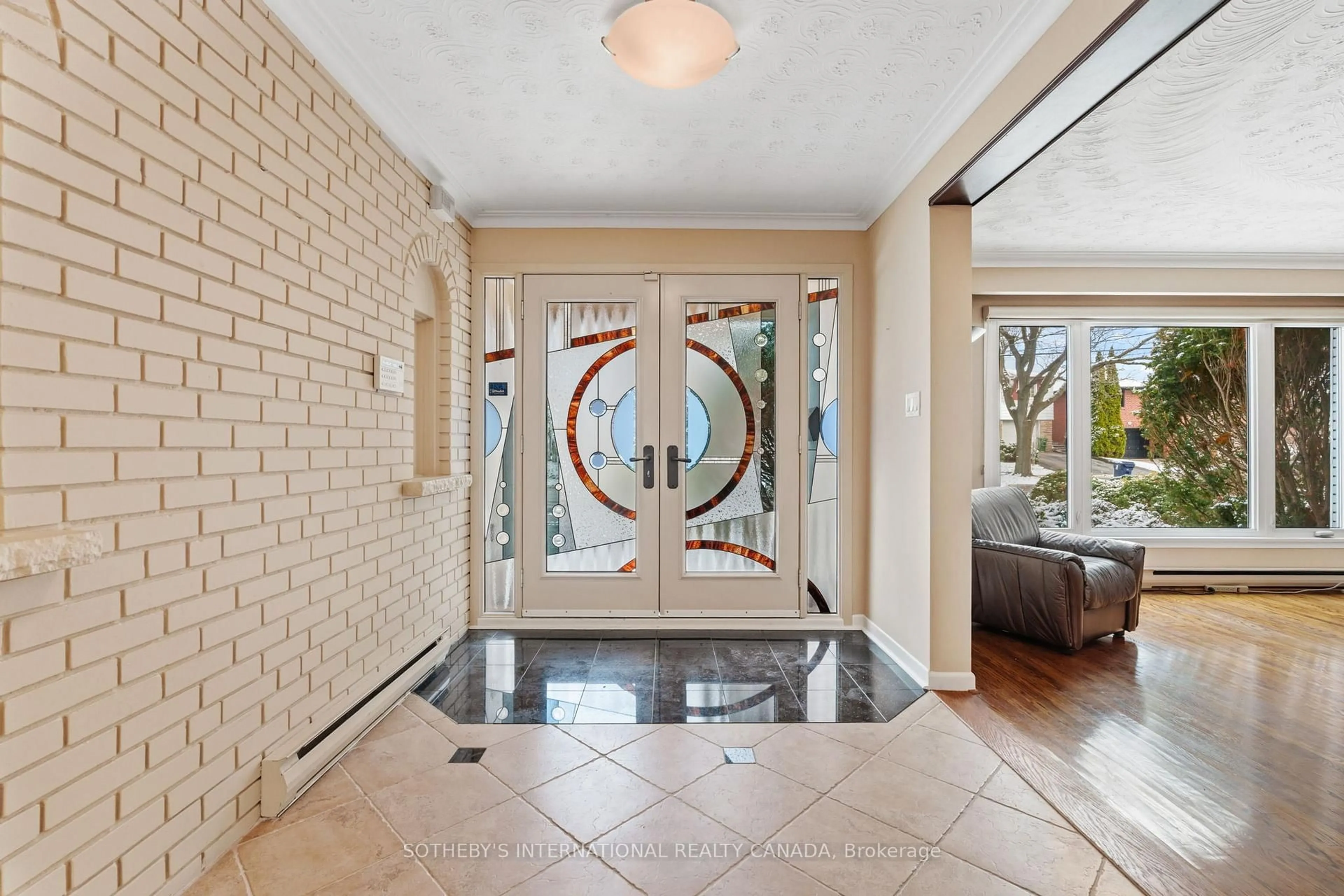 Indoor entryway for 25 Sawley Dr, Toronto Ontario M2K 2J3