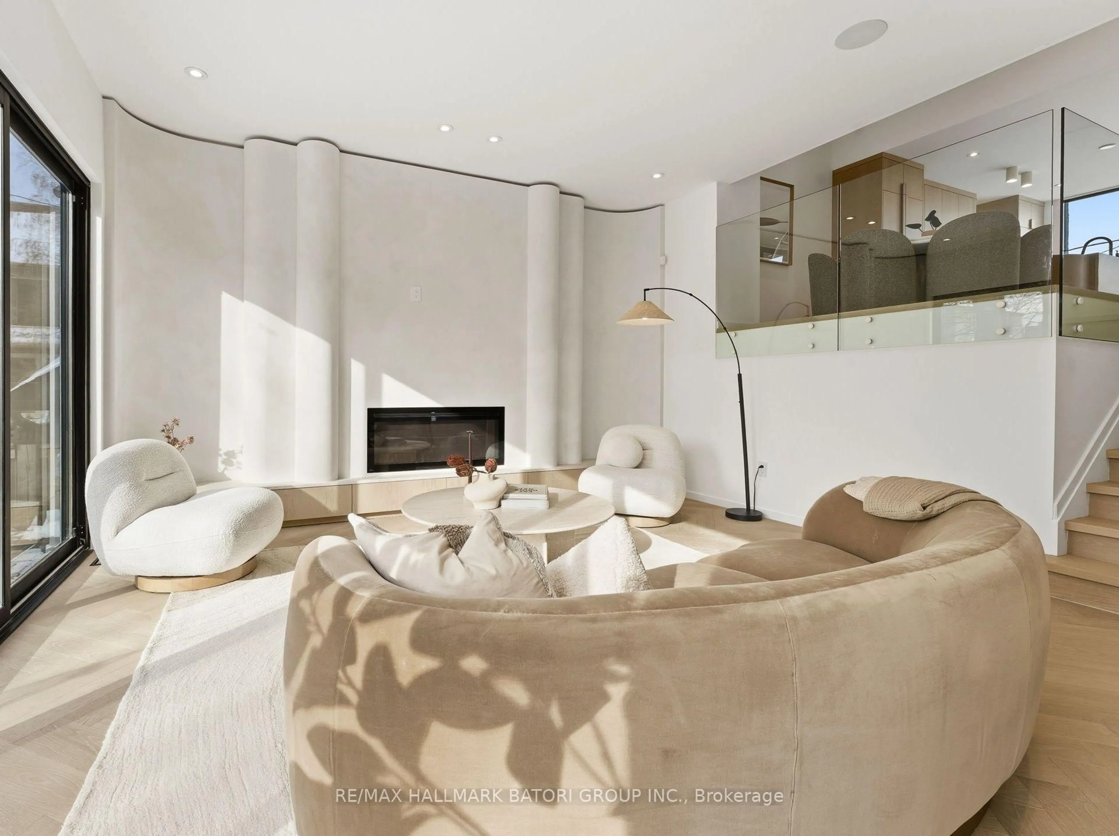 Living room with furniture, unknown for 538 Duplex Ave, Toronto Ontario M4R 1E6