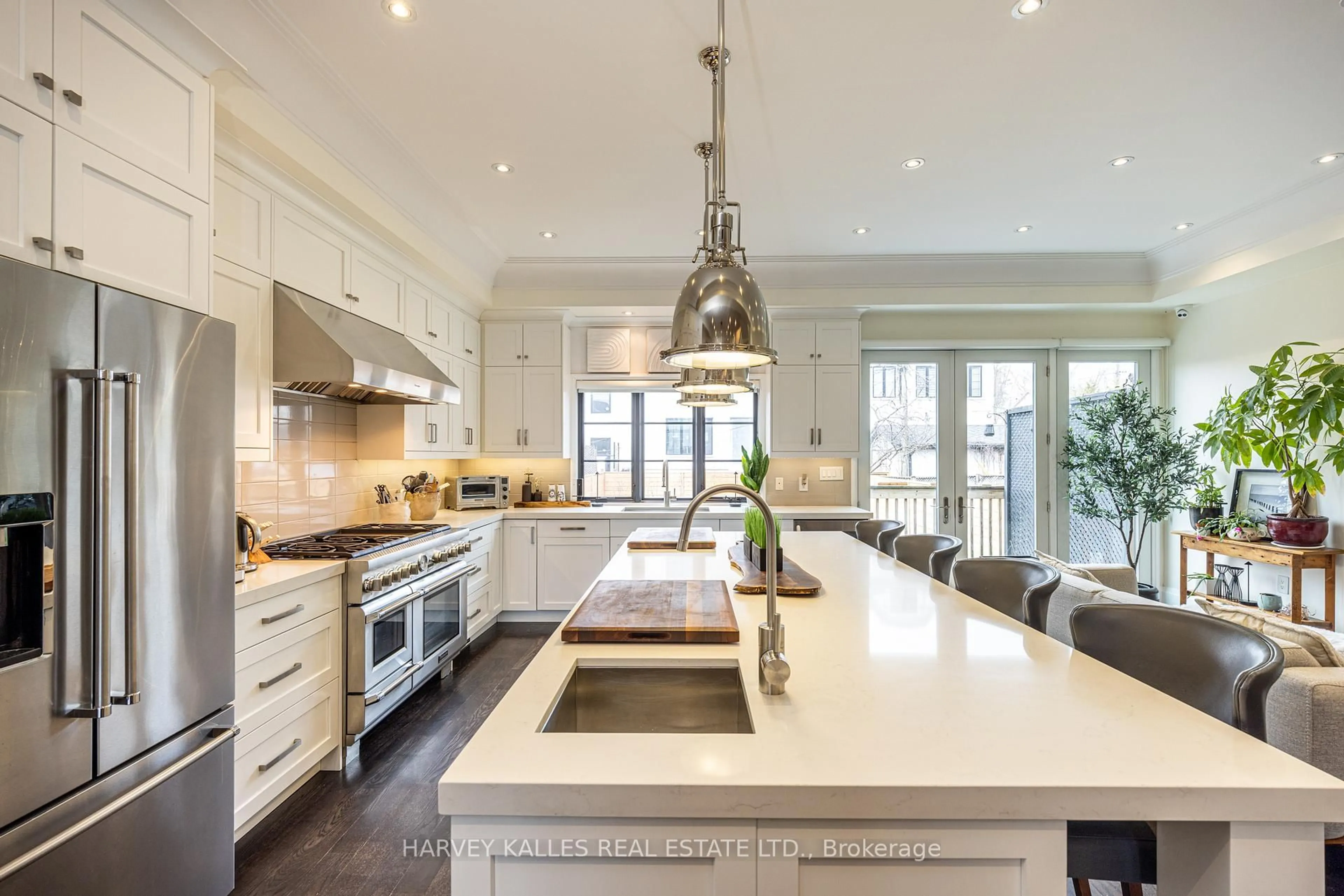 Open concept kitchen, unknown for 488 Arlington Ave, Toronto Ontario M6C 3A2