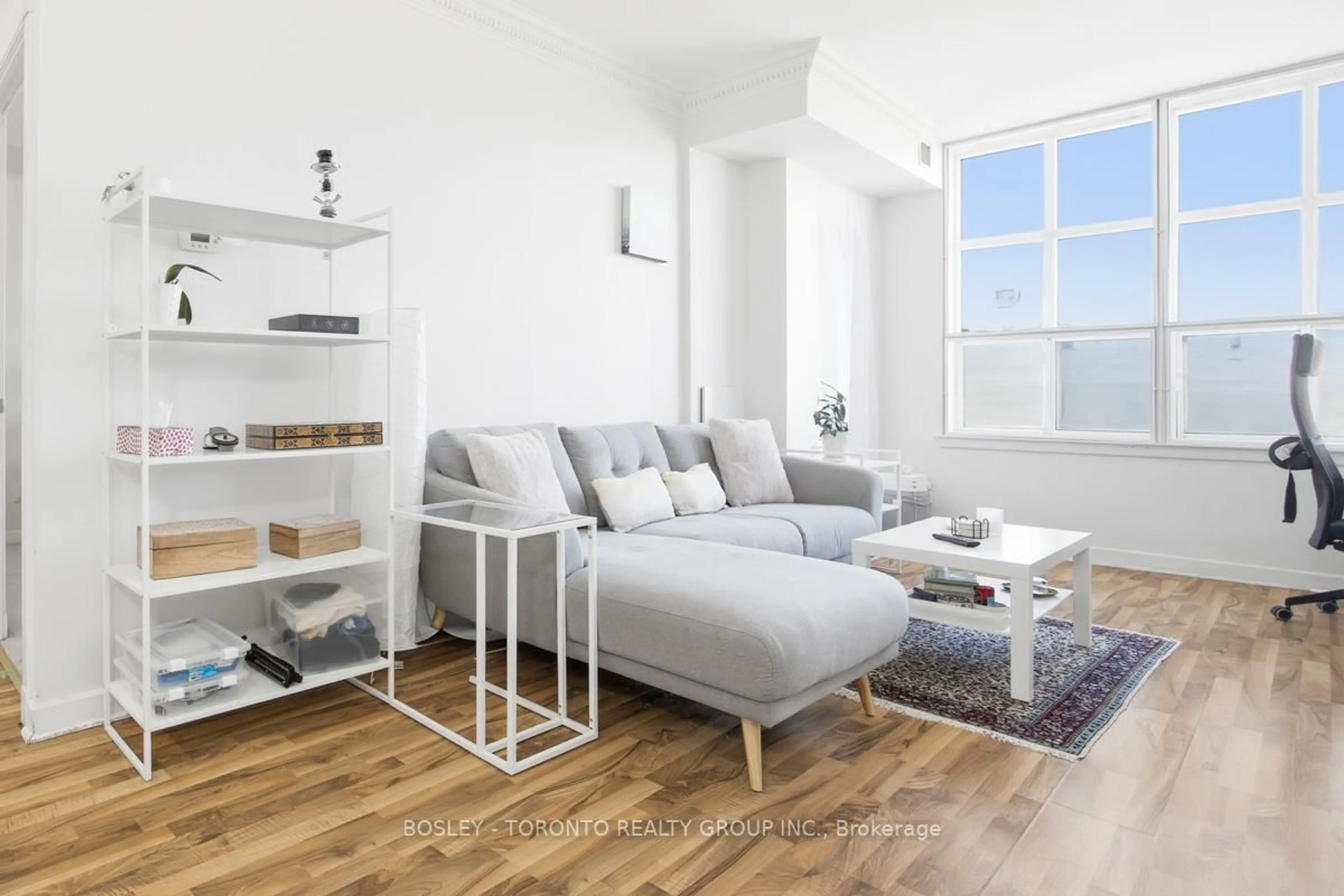 Living room with furniture, unknown for 438 Richmond St #902, Toronto Ontario M5V 3S6