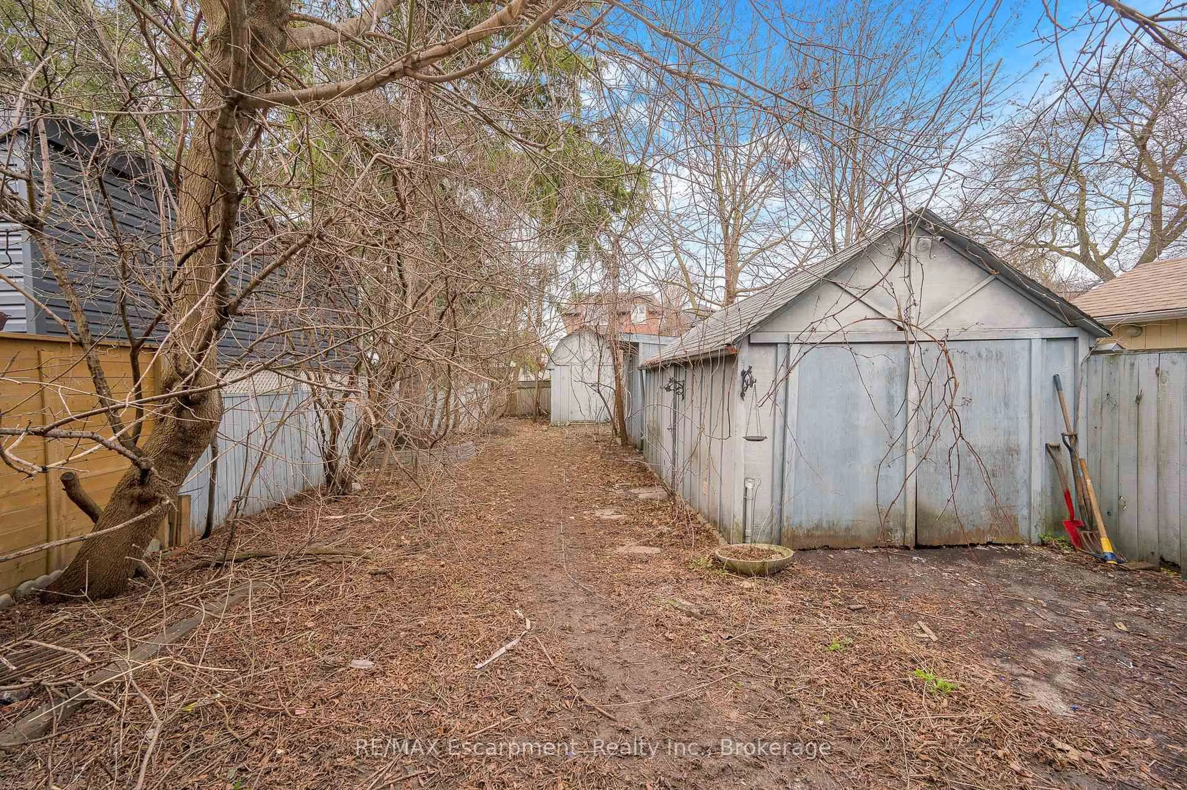 Shed for 751 Eglinton Ave, Toronto Ontario M4G 2K8