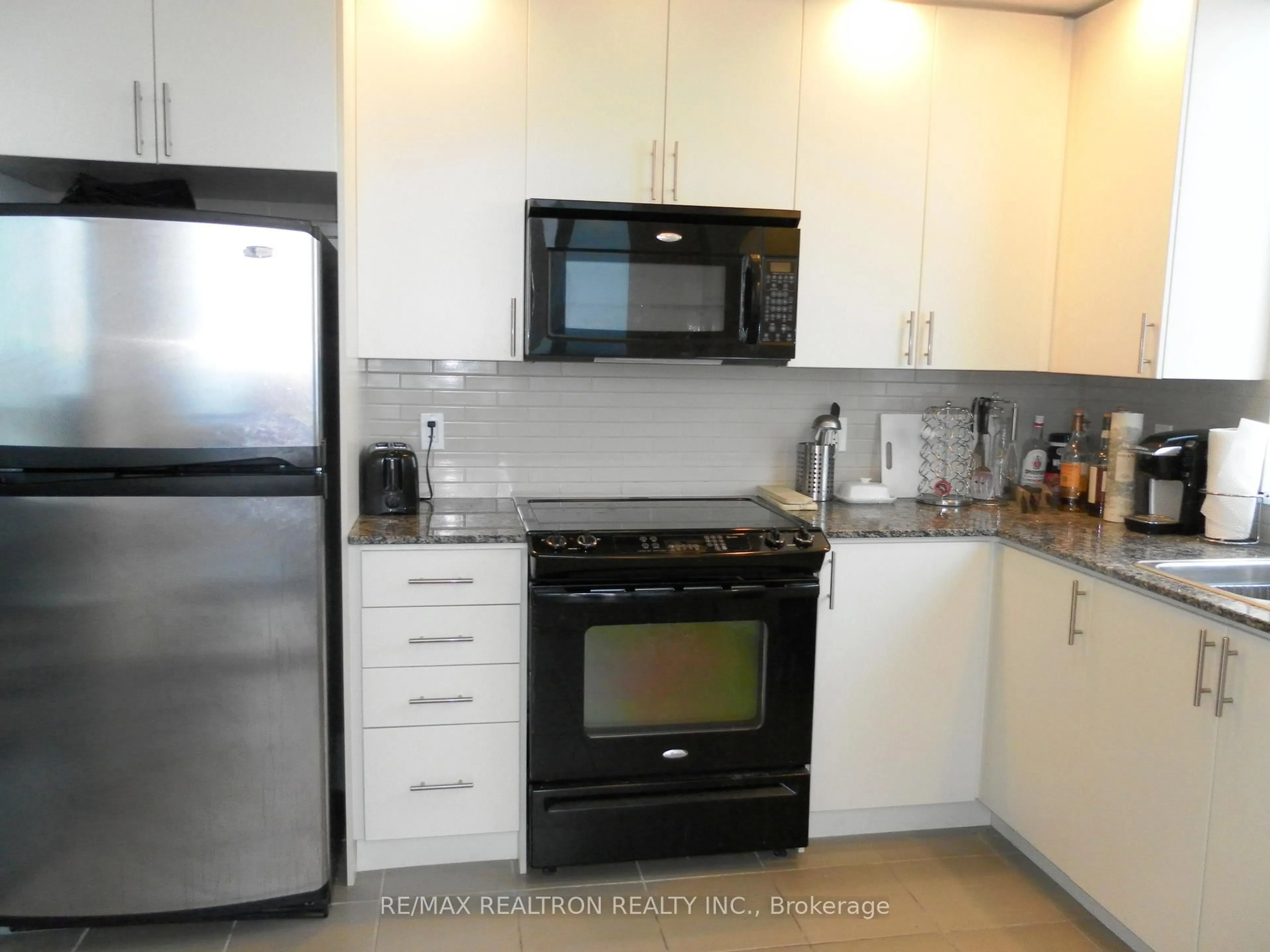 Standard kitchen, unknown for 181 Wynford Dr #2907, Toronto Ontario M3C 0C6
