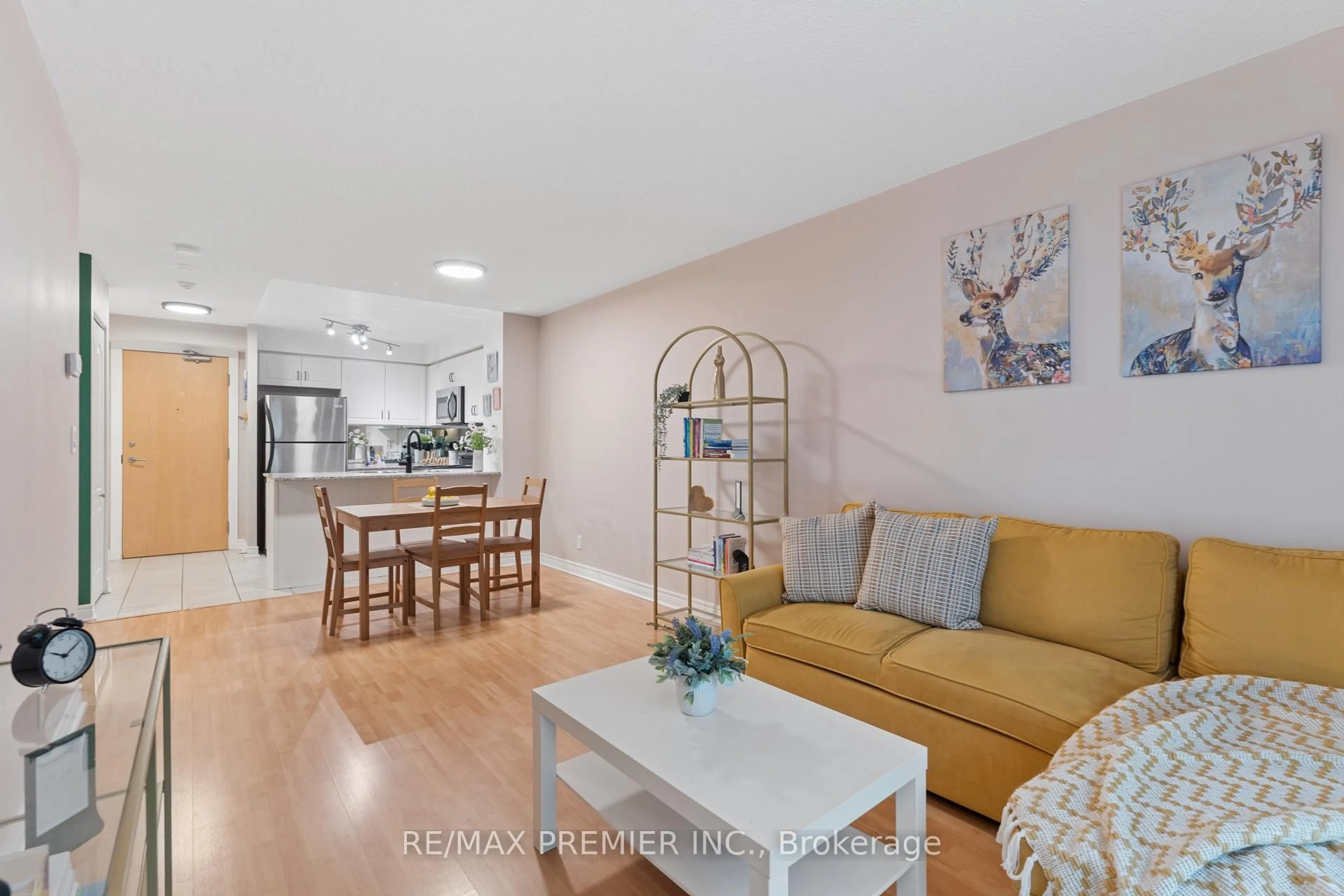 Living room with furniture, unknown for 212 Eglinton Ave #307, Toronto Ontario M4P 0A3