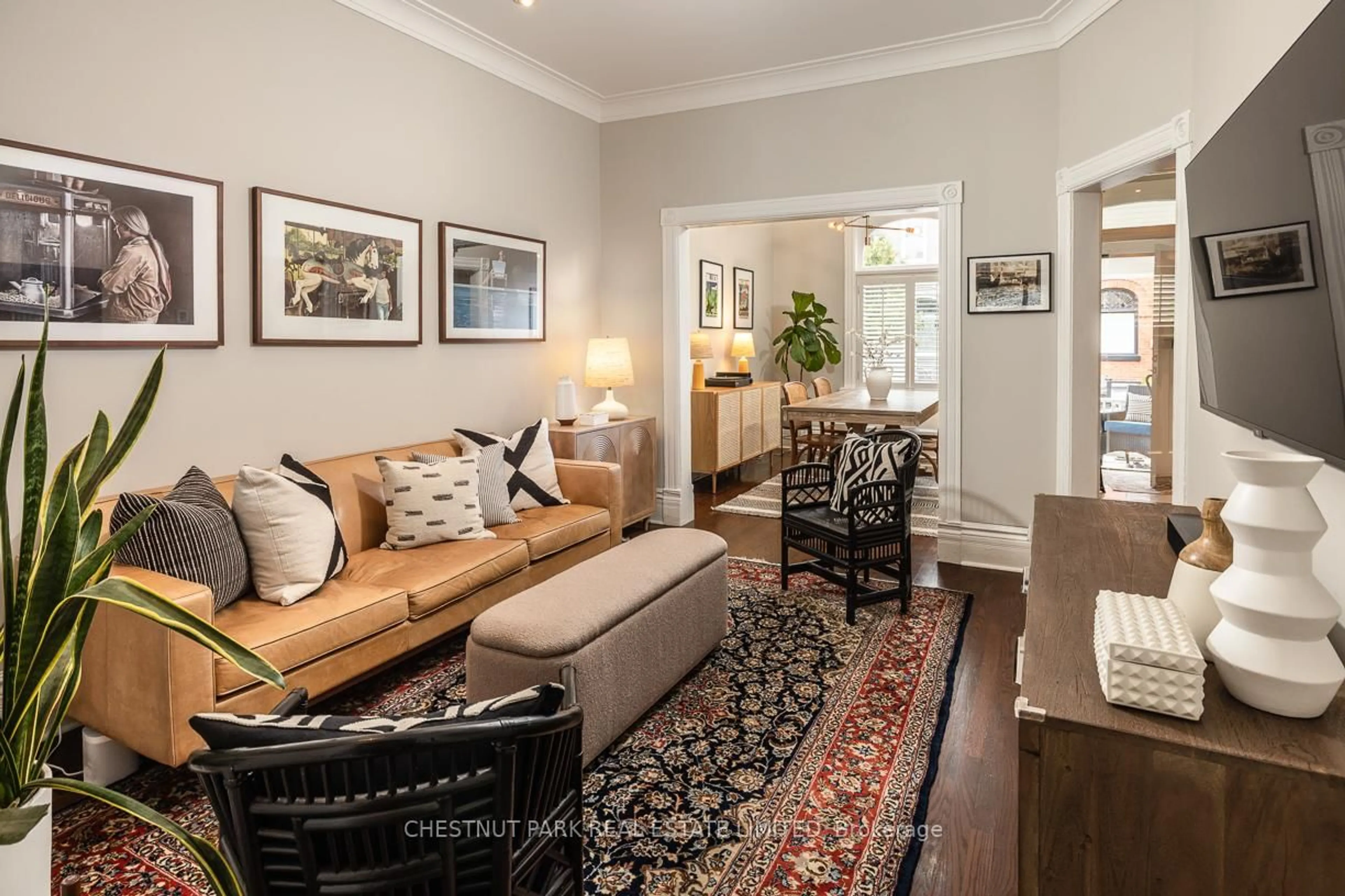 Living room with furniture, unknown for 3 Tacoma Ave, Toronto Ontario M4T 2B1