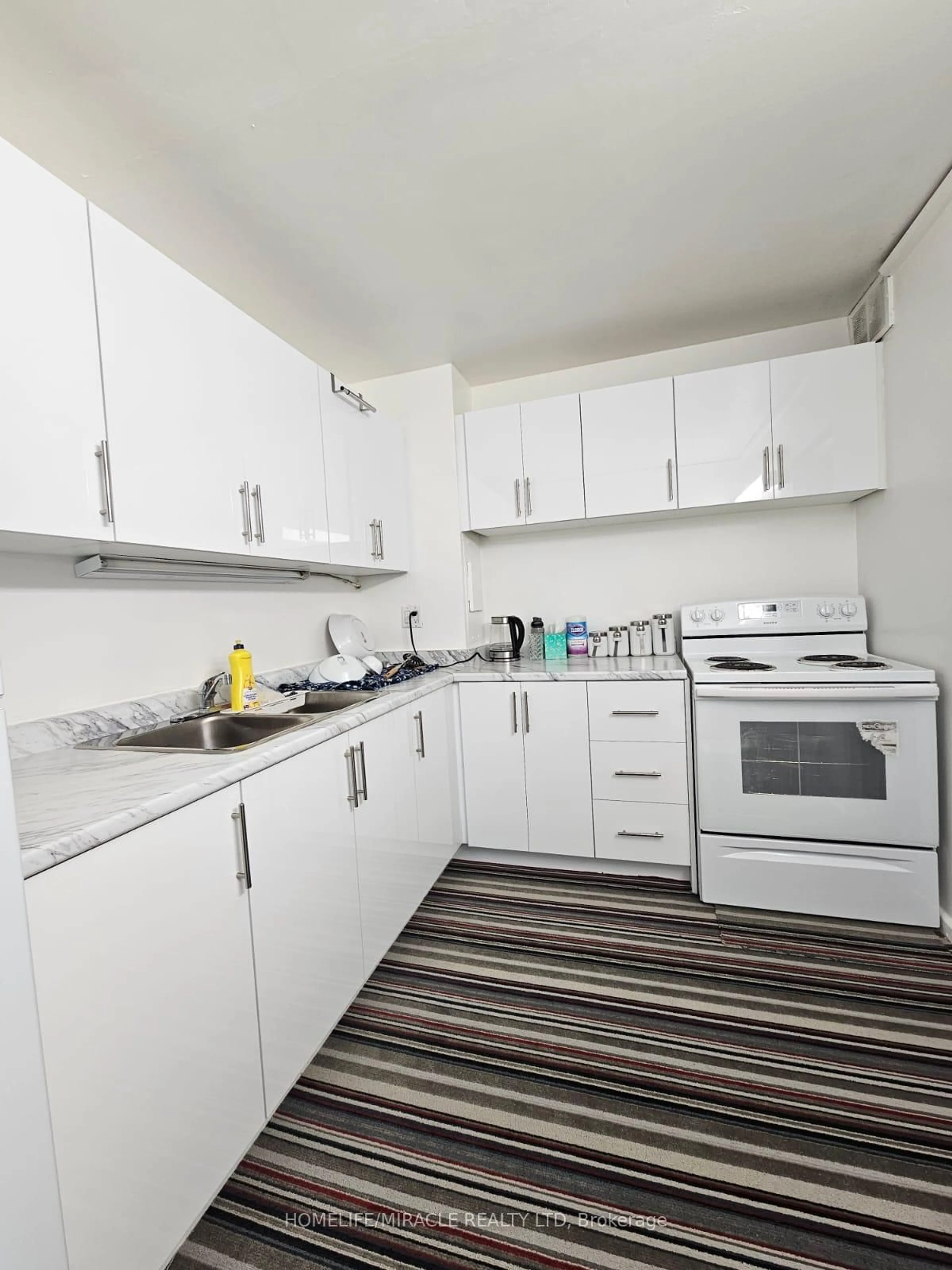 Standard kitchen, unknown for 715 Don Mills Rd #201, Toronto Ontario M3C 1S5