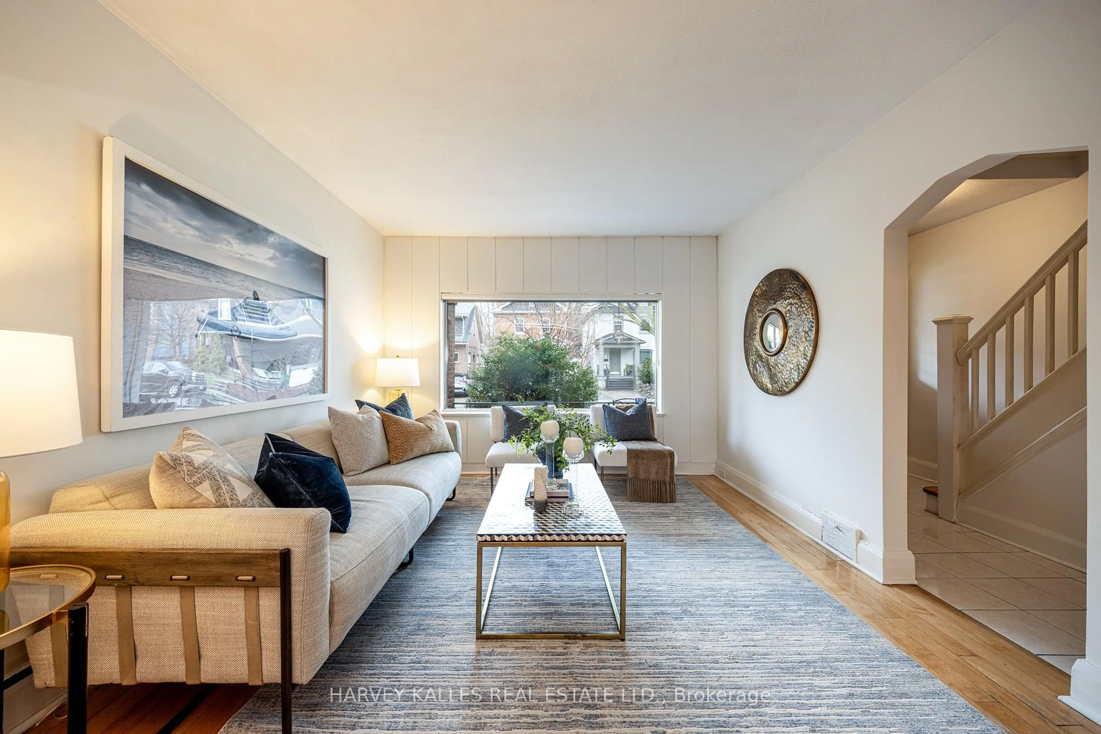 Living room with furniture, unknown for 467 Hillsdale Ave, Toronto Ontario M4S 1V1