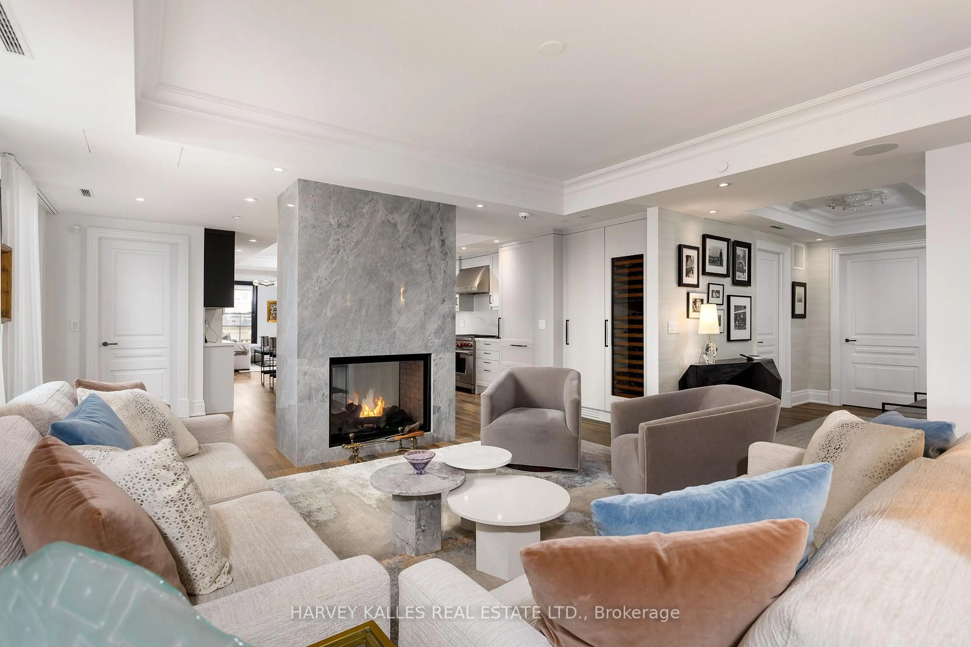 Living room with furniture, unknown for 1 Forest Hill Rd #701, Toronto Ontario M4V 1R1