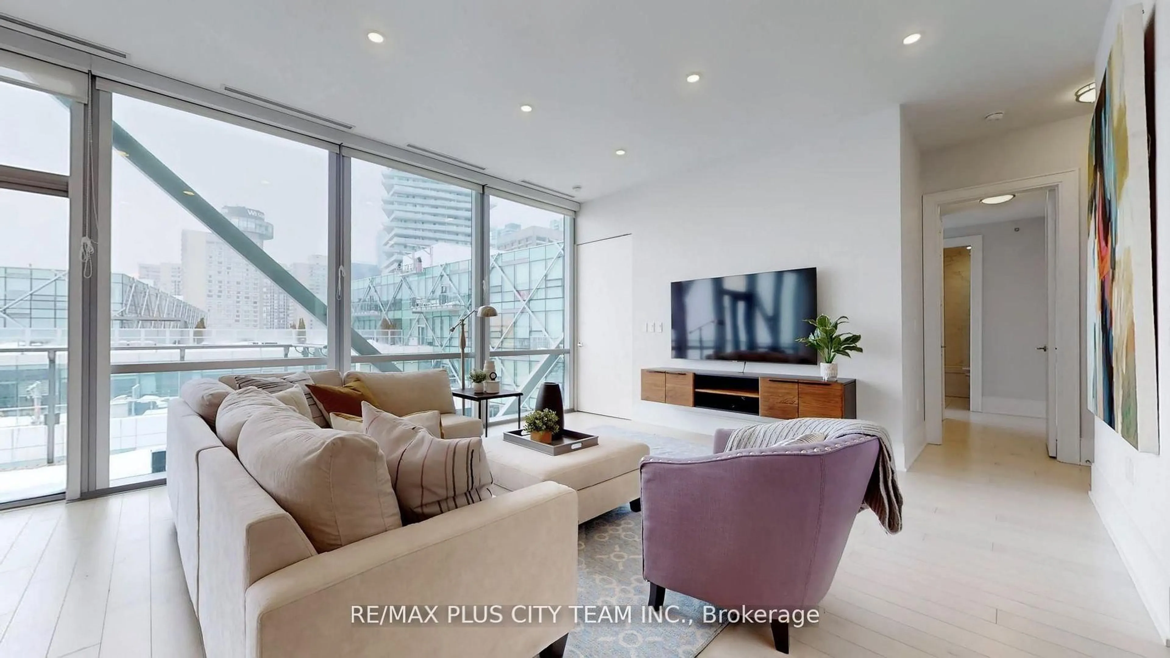 Living room with furniture, unknown for 39 Queens Quay #1305, Toronto Ontario M5E 0A5