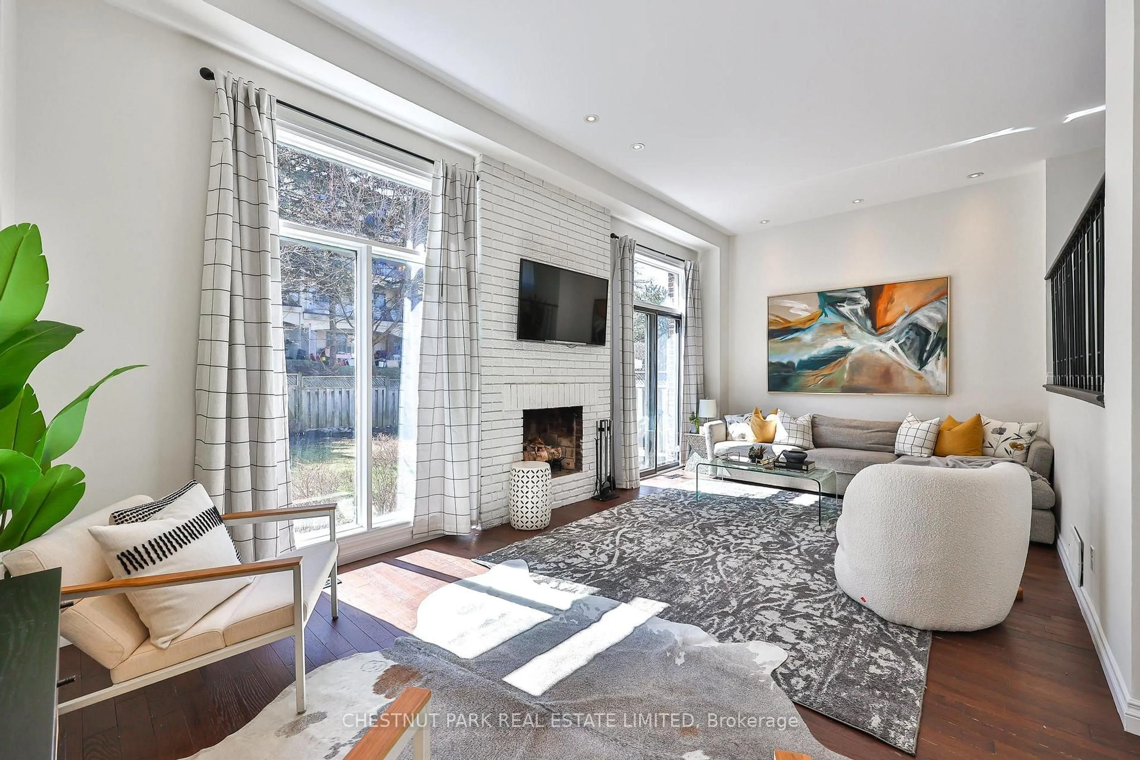 Living room with furniture, unknown for 54 Loganberry Cres, Toronto Ontario M2H 3H1