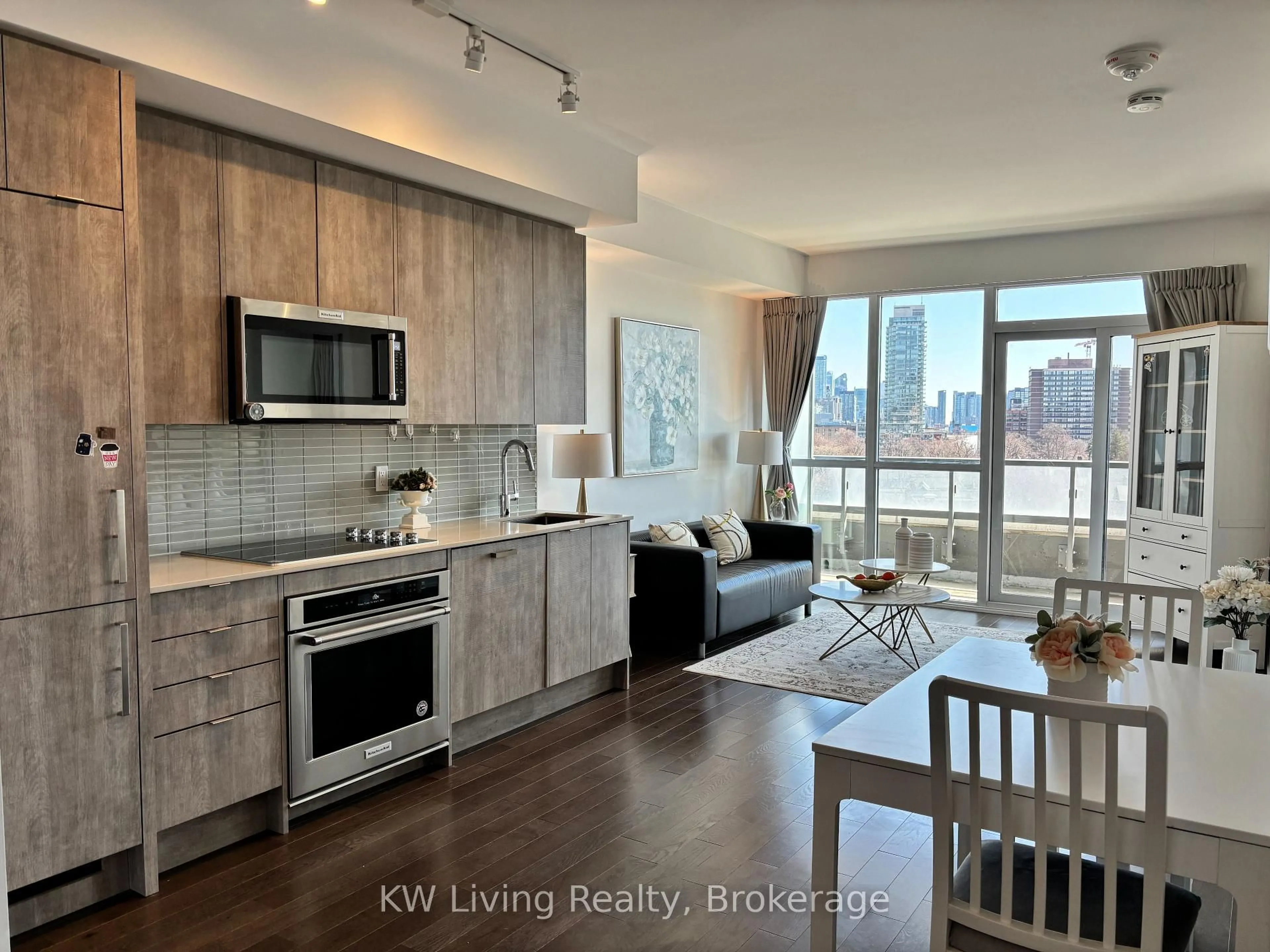 Open concept kitchen, wood/laminate floor for 181 Bedford Rd #708, Toronto Ontario M5R 0C2