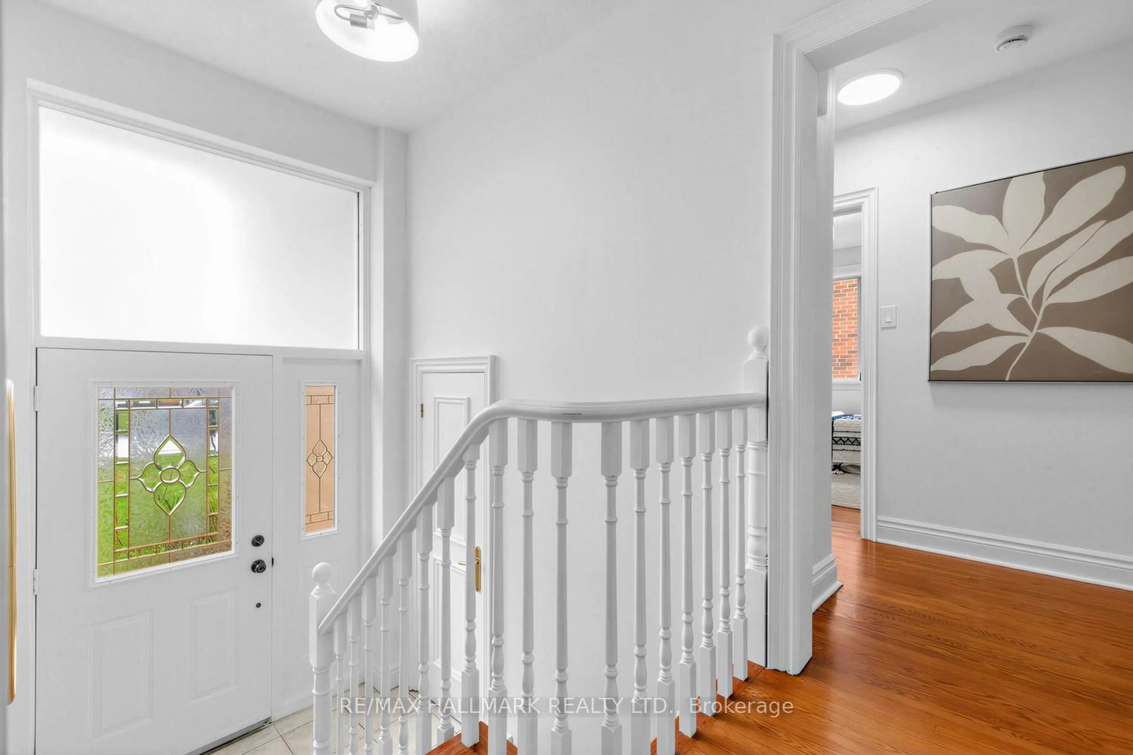 Indoor entryway for 144 Waterloo Ave, Toronto Ontario M3H 3Y8