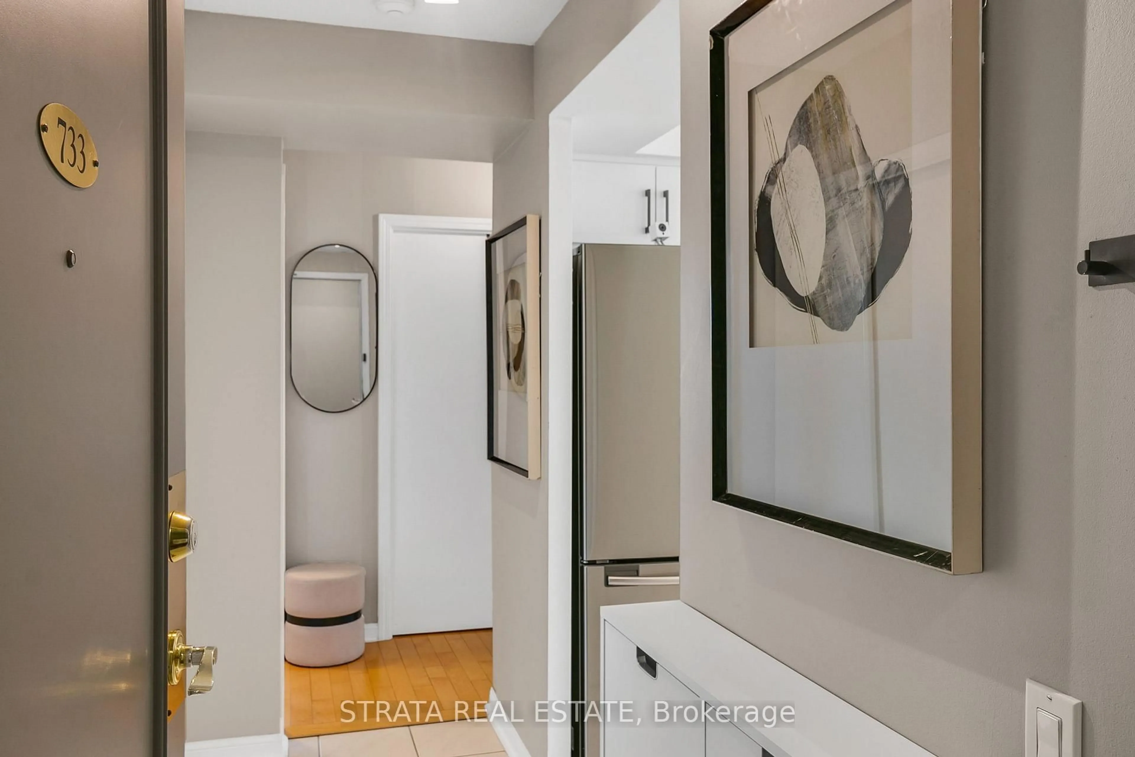 Indoor entryway for 650 Lawrence Ave #733, Toronto Ontario M6A 3E8