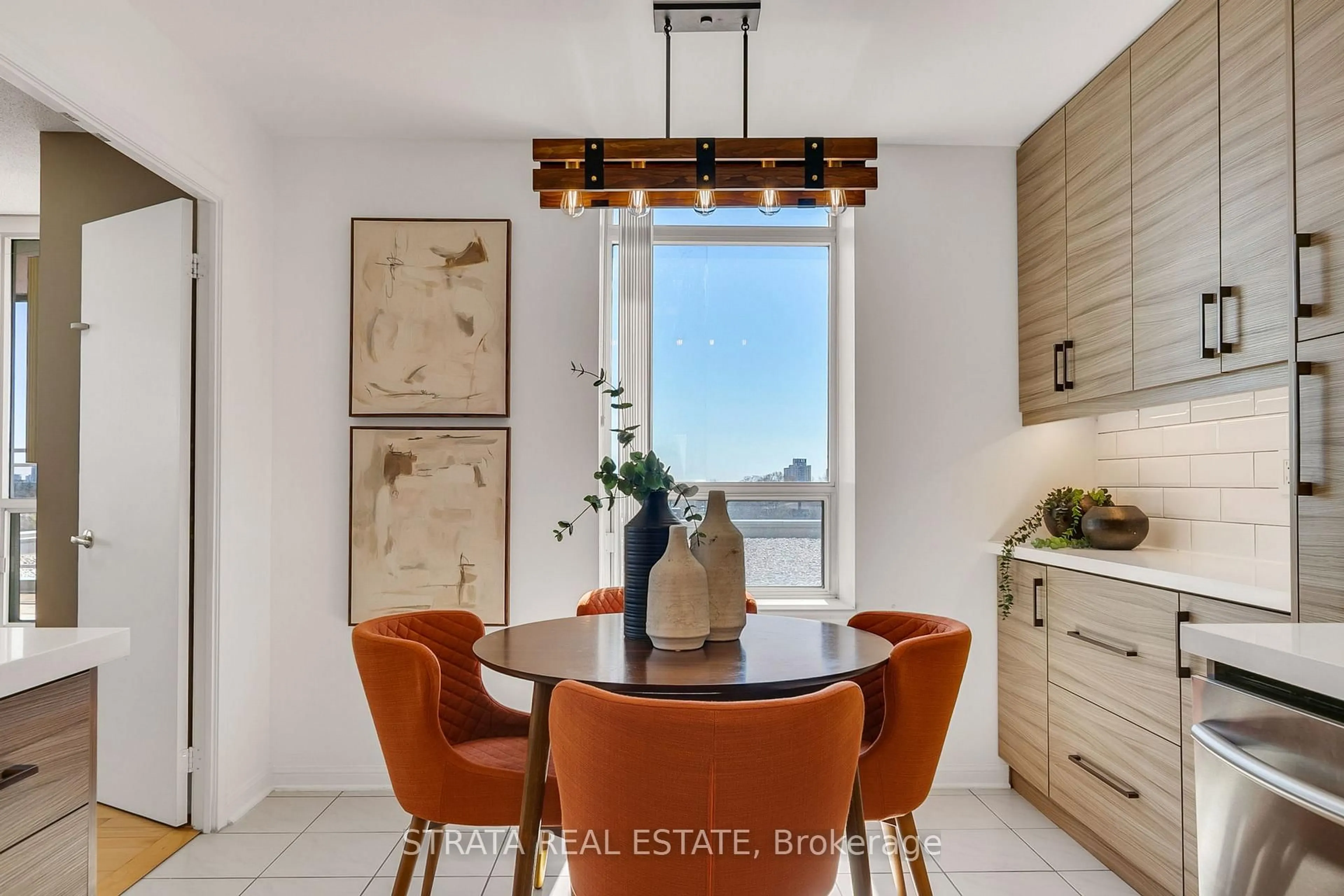 Dining room, ceramic/tile floor for 650 Lawrence Ave #733, Toronto Ontario M6A 3E8