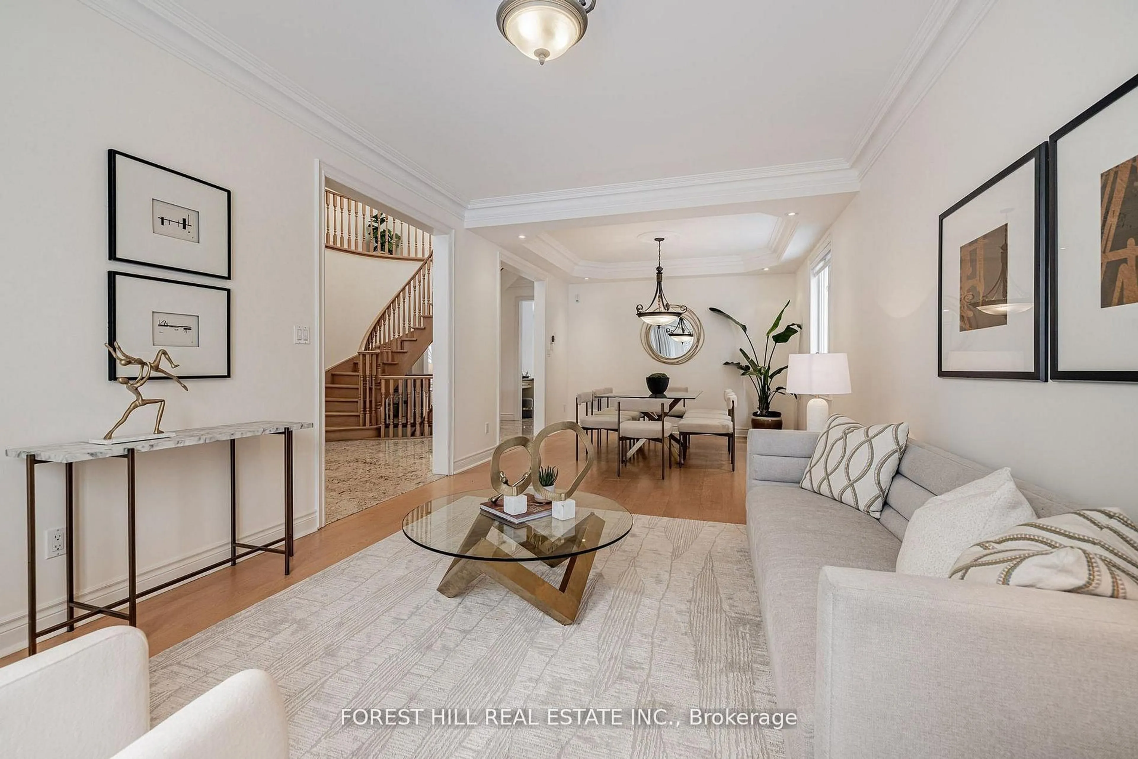 Living room with furniture, unknown for 16 Northwood Dr, Toronto Ontario M2M 2J8