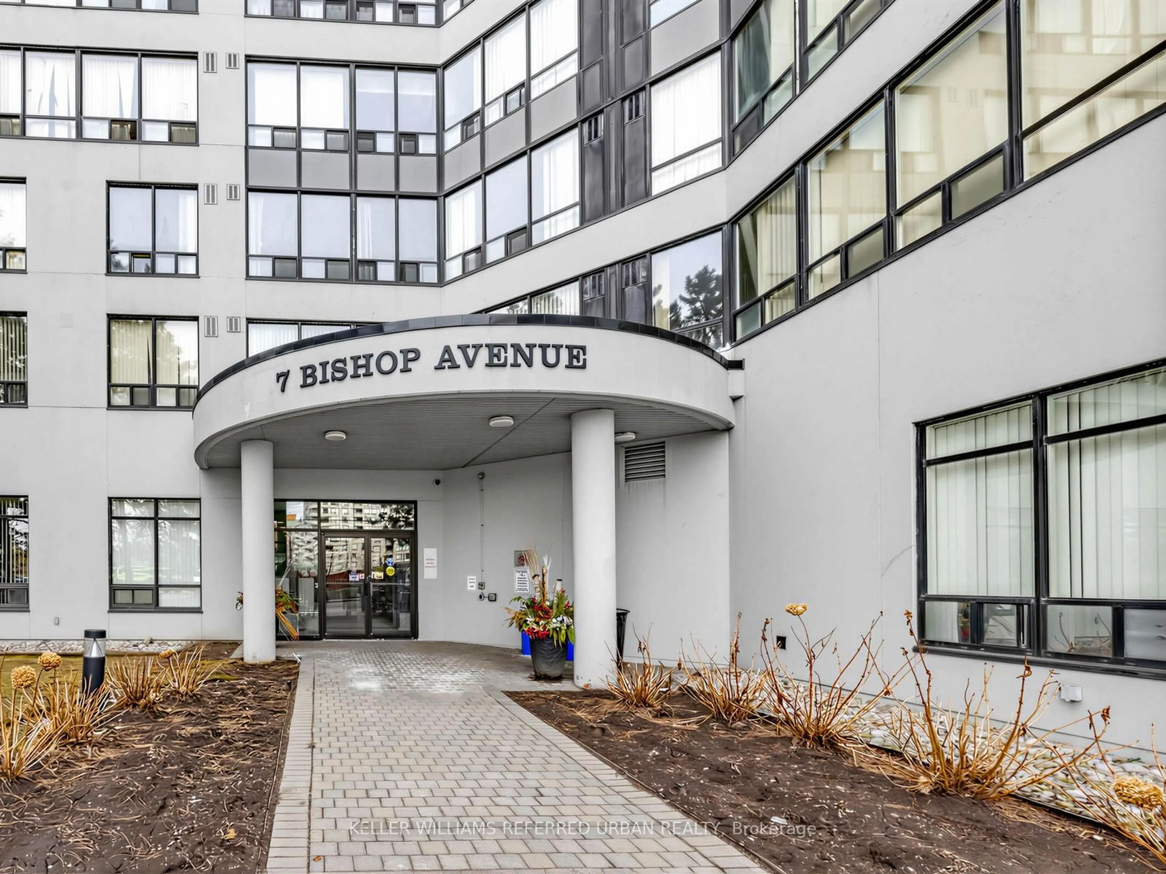 Indoor foyer for 7 Bishop Ave #217, Toronto Ontario M2M 4J4