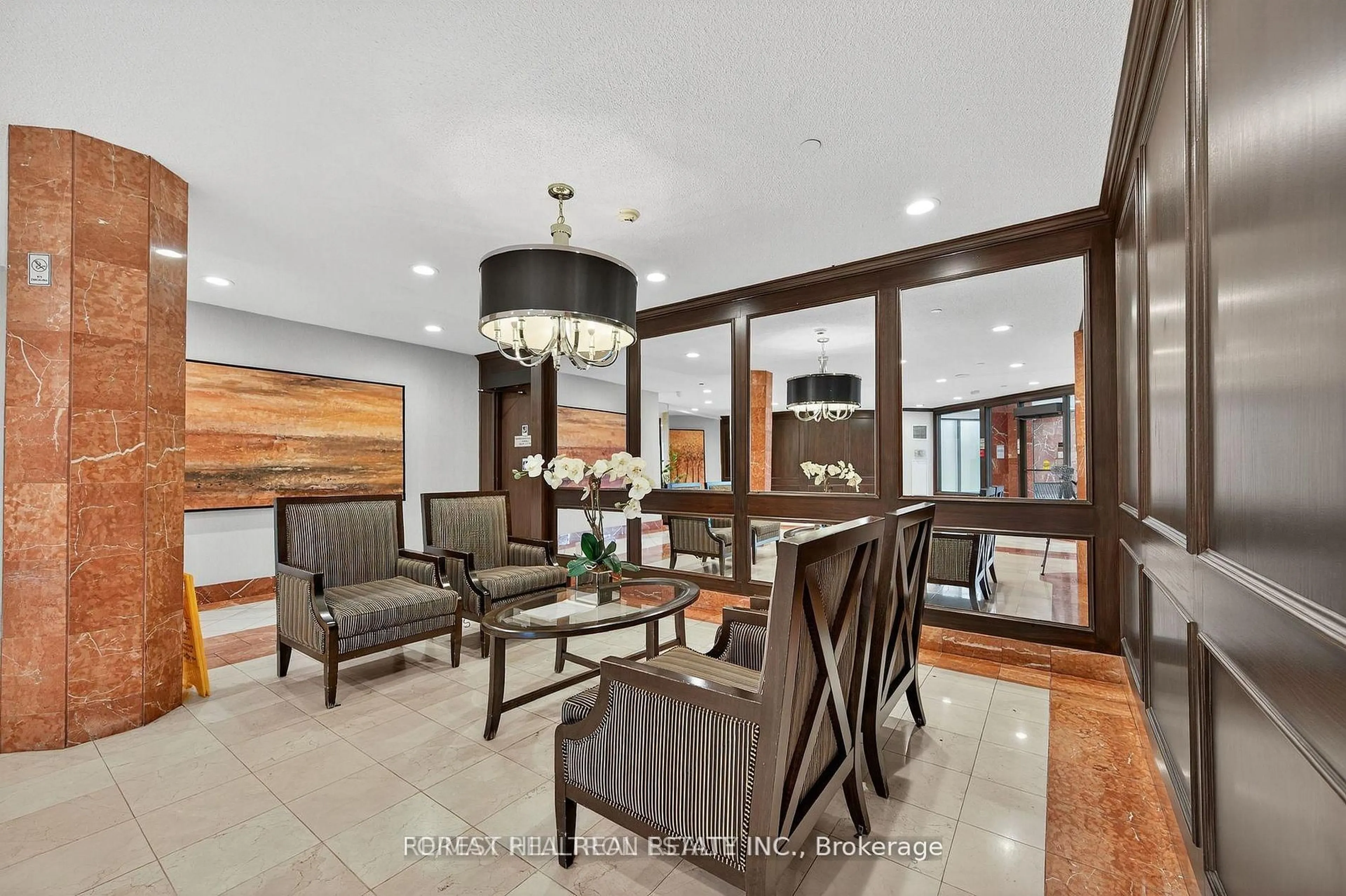 Unknown for 1101 Steeles Ave #1811, Toronto Ontario M2R 3W5