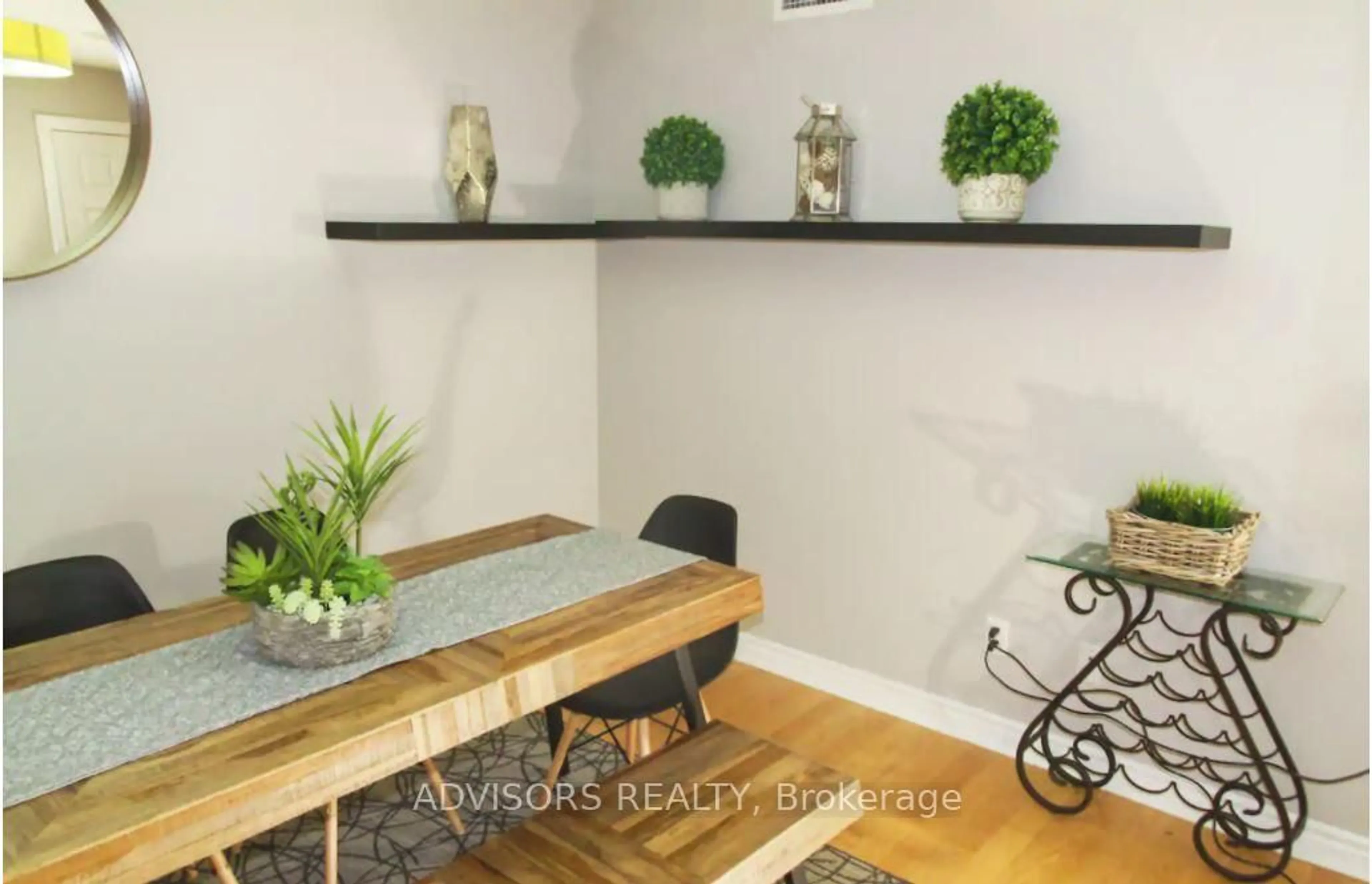 Dining room, wood/laminate floor for 270 Wellington St #413, Toronto Ontario M5V 3P5