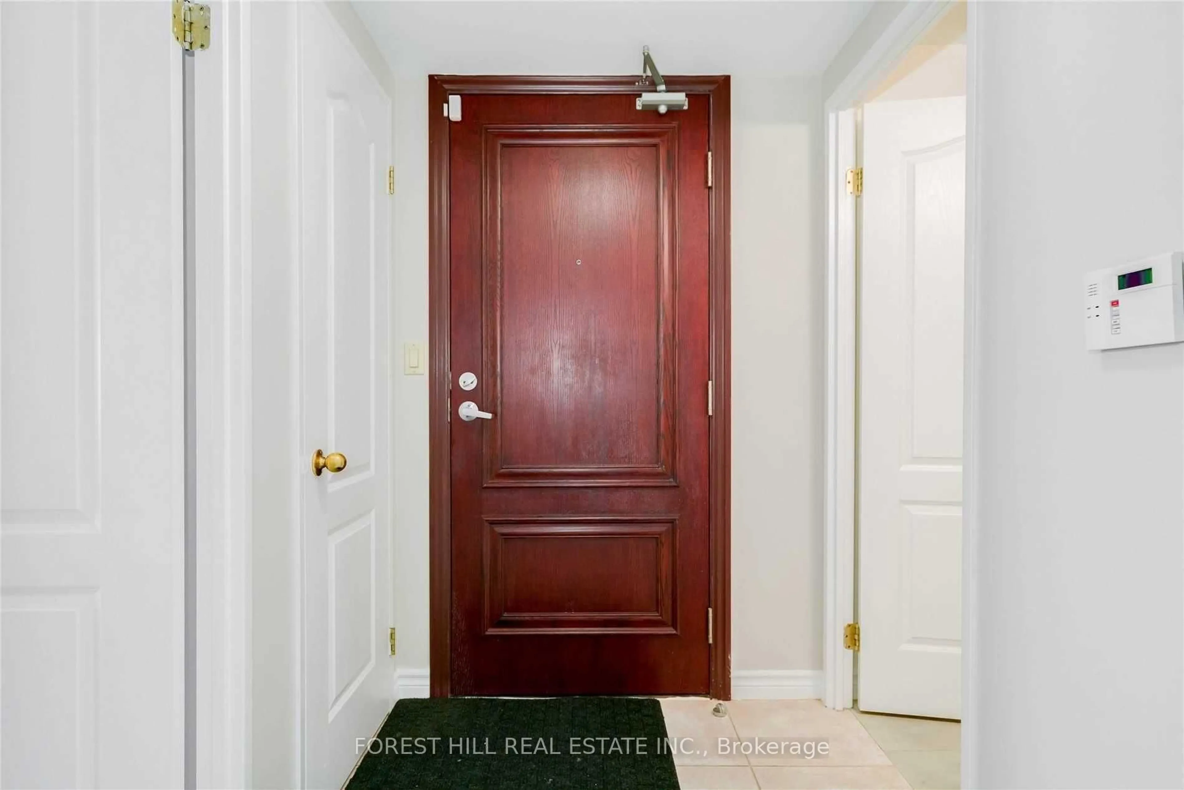Indoor entryway for 9 Greenbriar Rd #103, Toronto Ontario M2K 1H4